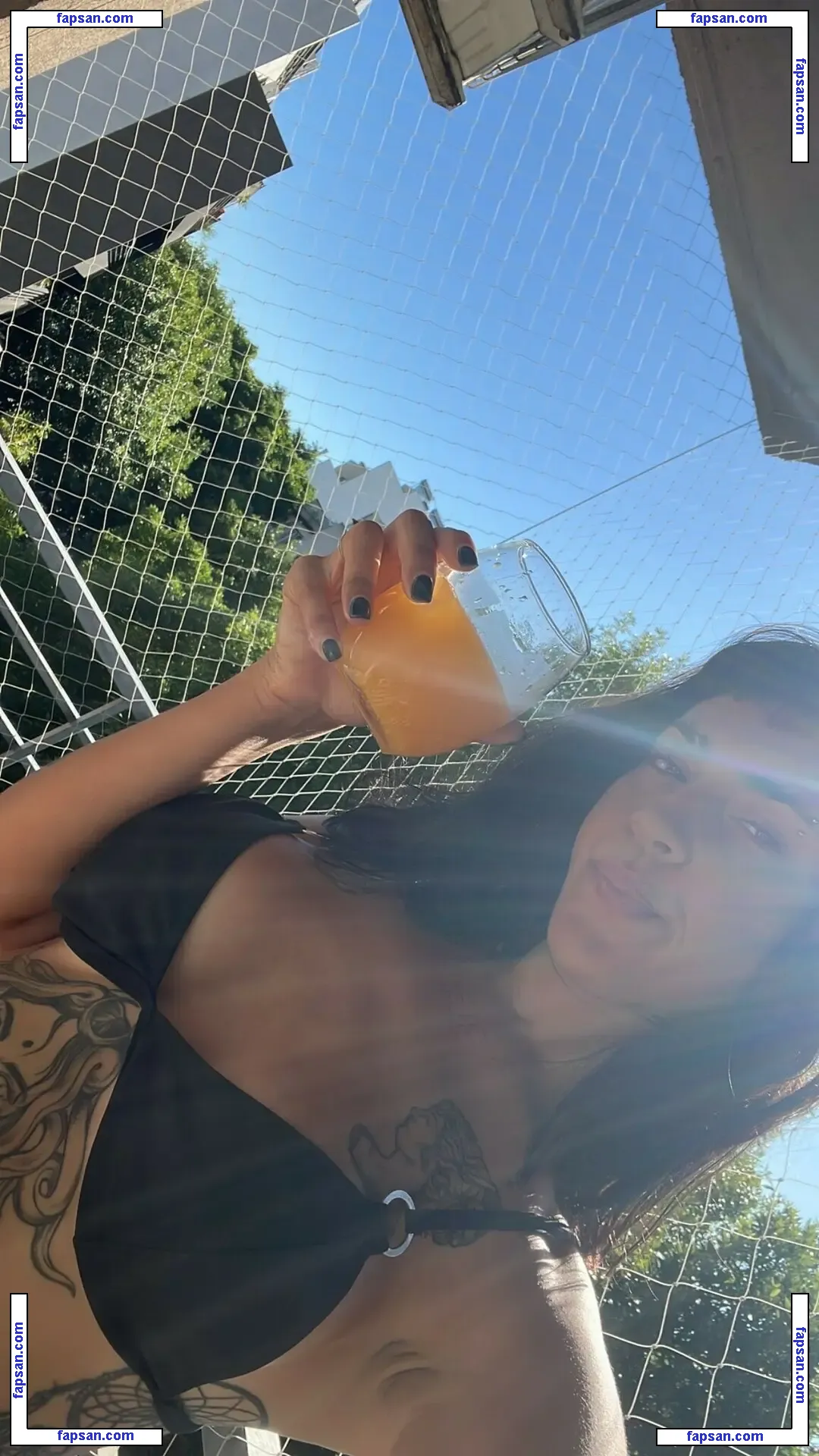 xyourmarimari nude photo #0033 from OnlyFans