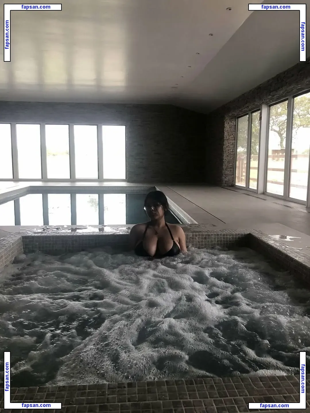xyz_riin nude photo #0004 from OnlyFans