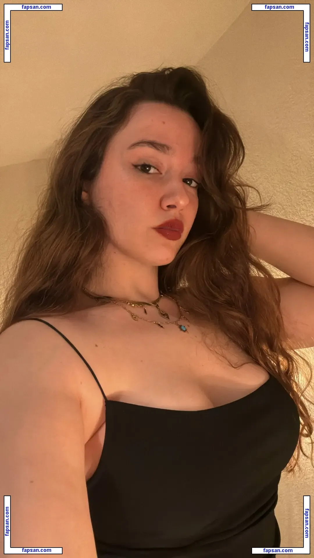 Yağmur Şimşek nude photo #0099 from OnlyFans