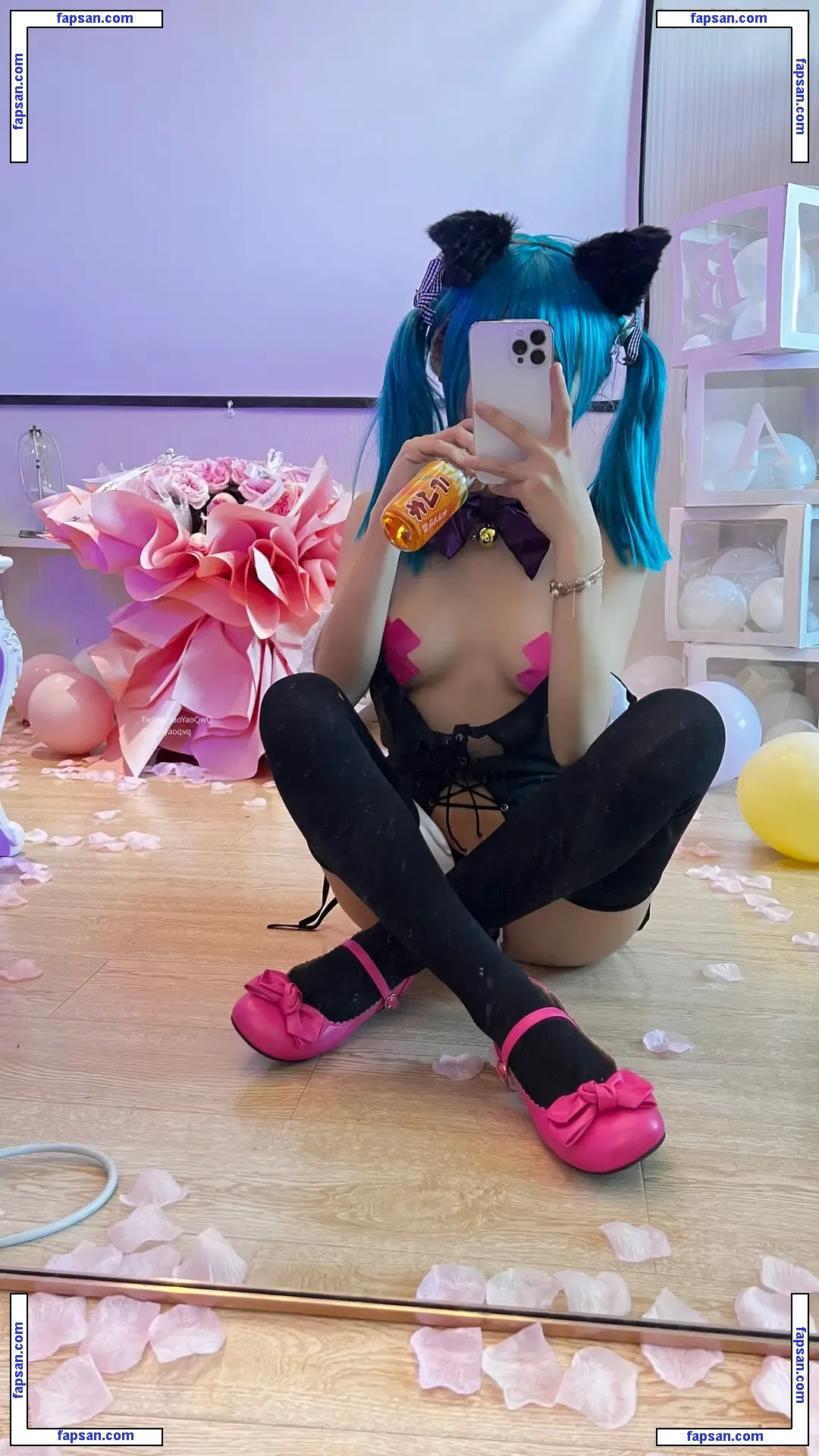 YaoYaoQwQ nude photo #0288 from OnlyFans