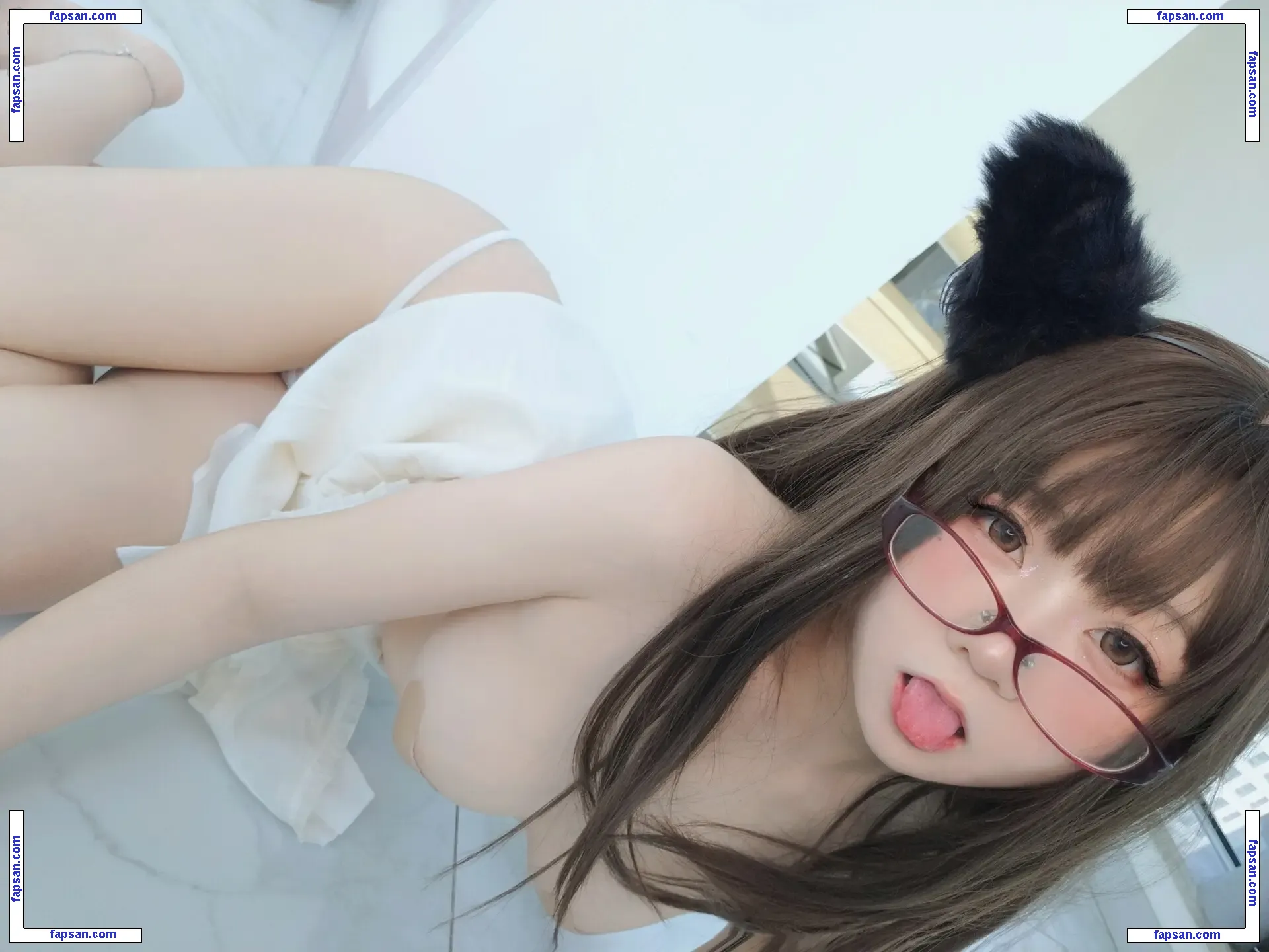 YaoYaoQwQ nude photo #0334 from OnlyFans