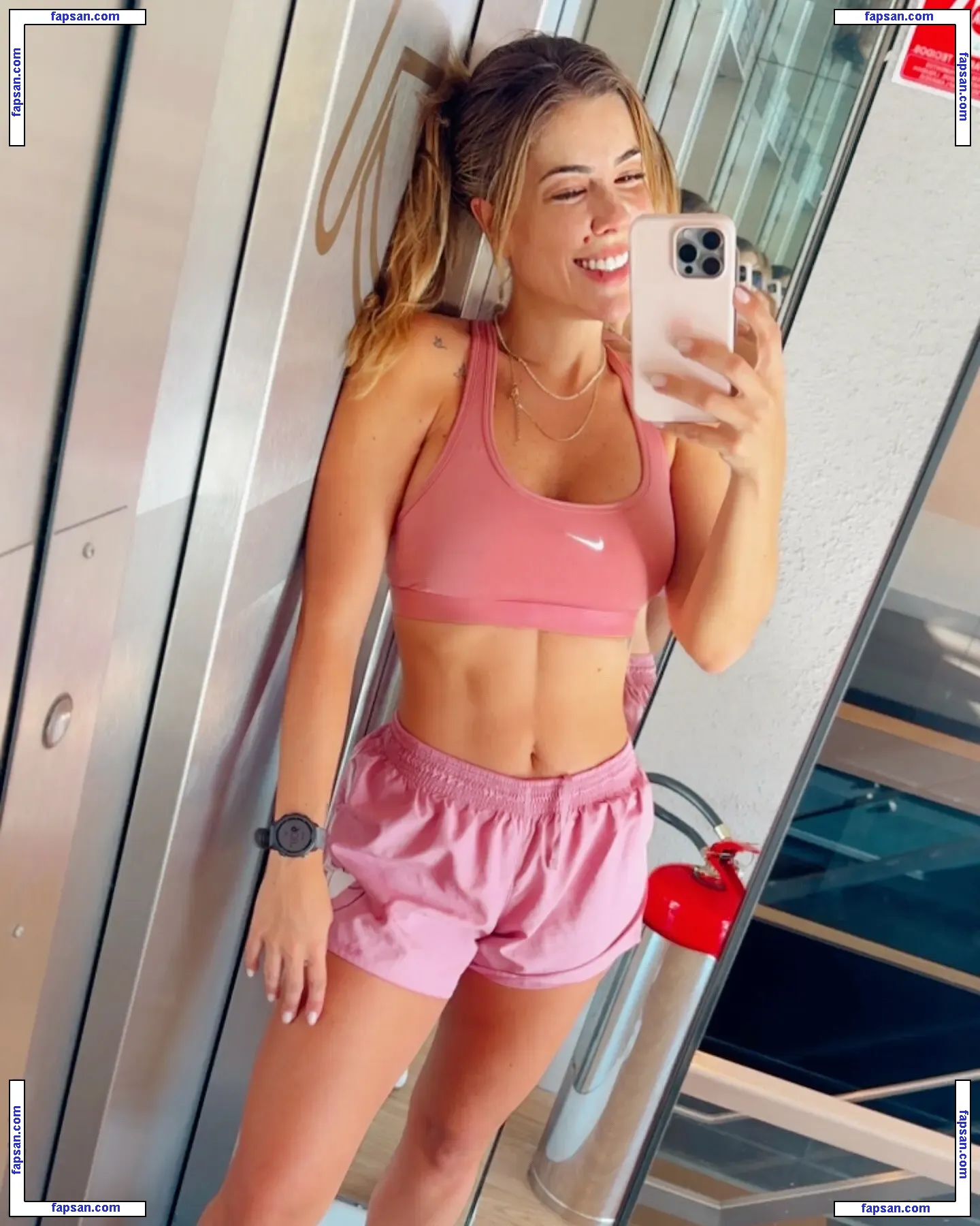 Yara Fantoni nude photo #0012 from OnlyFans