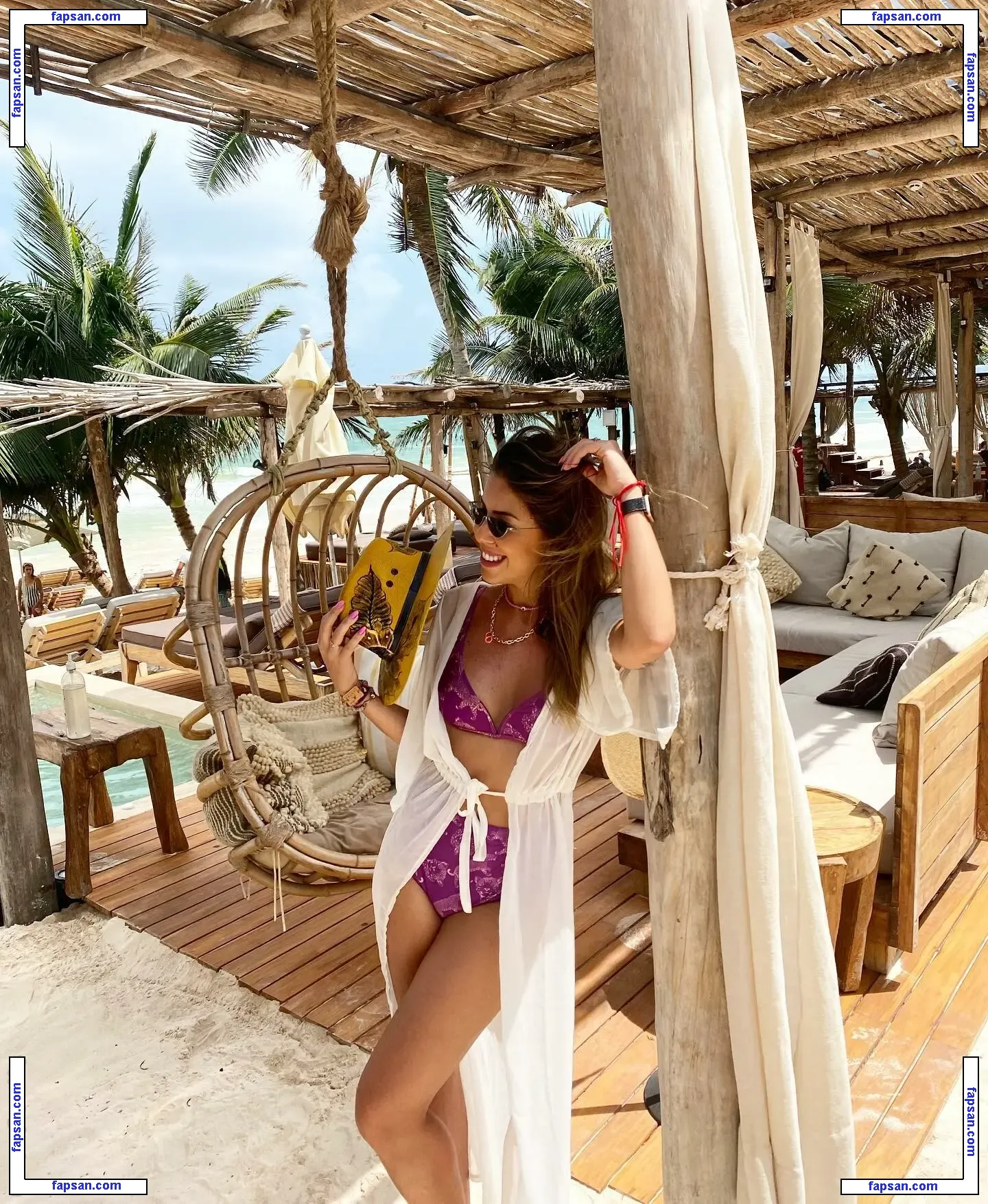 Yara Fantoni nude photo #0025 from OnlyFans