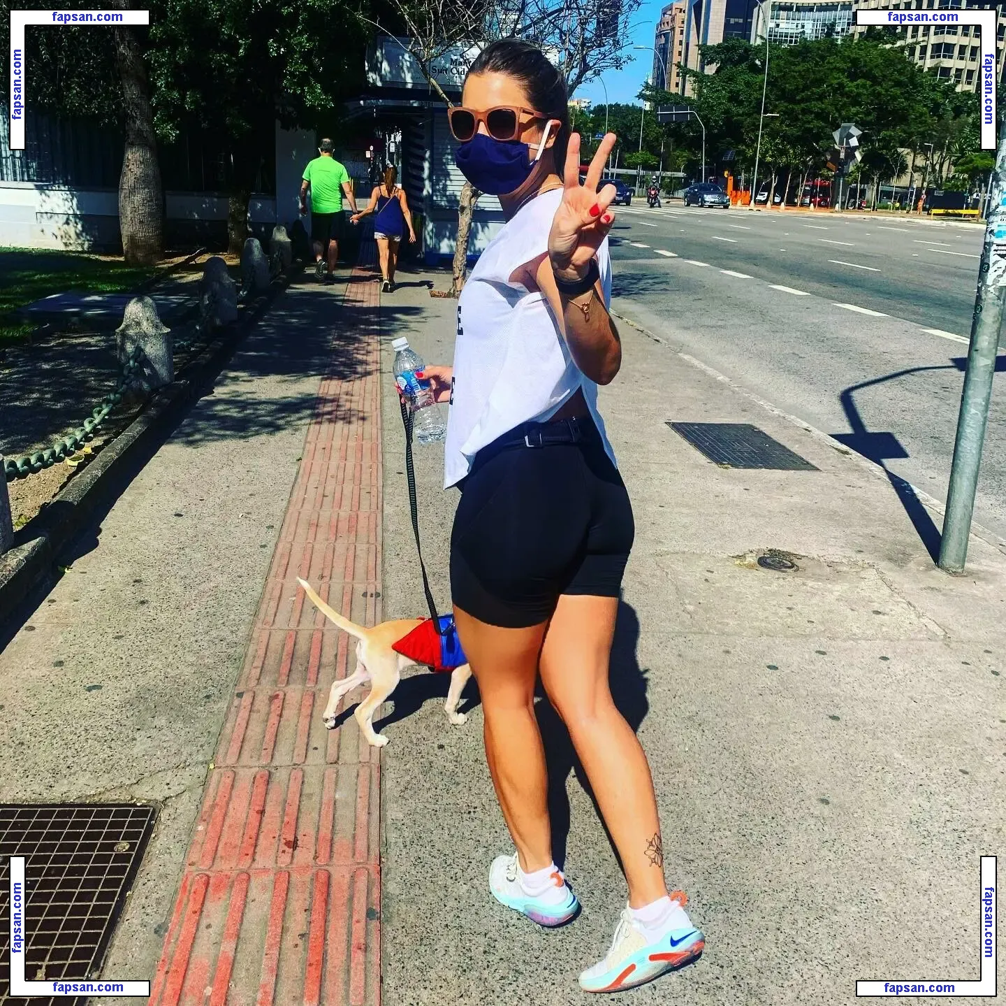 Yara Fantoni nude photo #0027 from OnlyFans