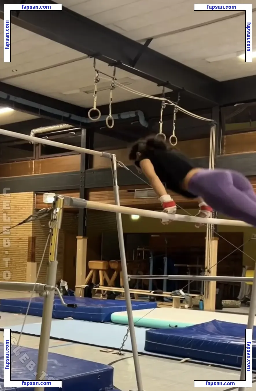 Yasemin Elda голая фото #0002 с Онлифанс