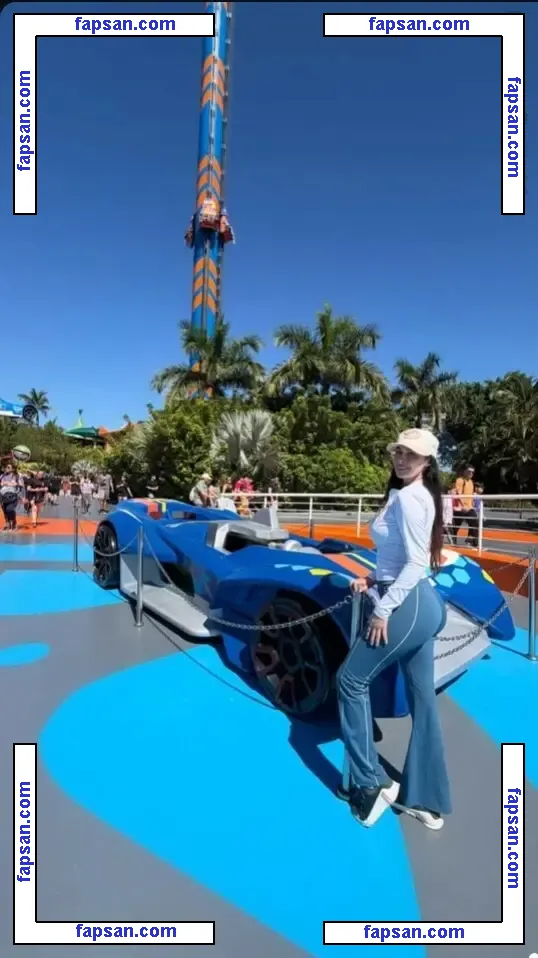 Yasi Alba nude photo #0019 from OnlyFans