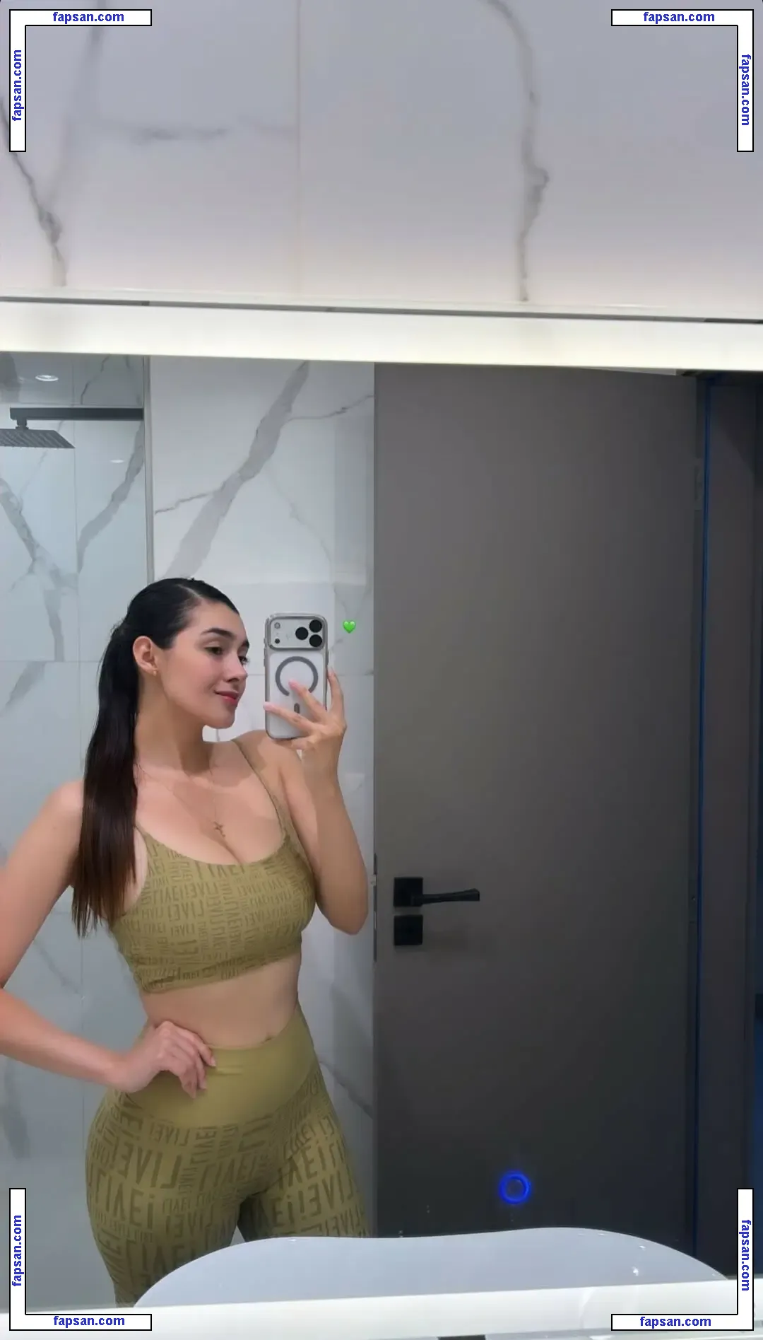 Yasi Alba nude photo #0029 from OnlyFans