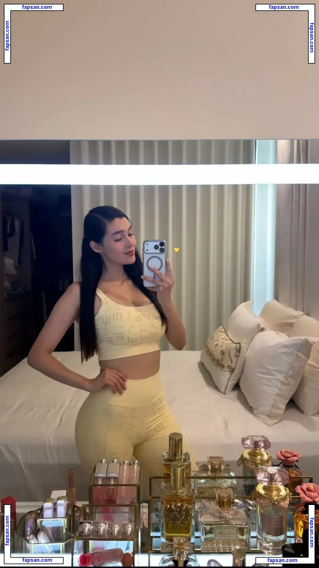 Yasi Alba nude photo #0037 from OnlyFans