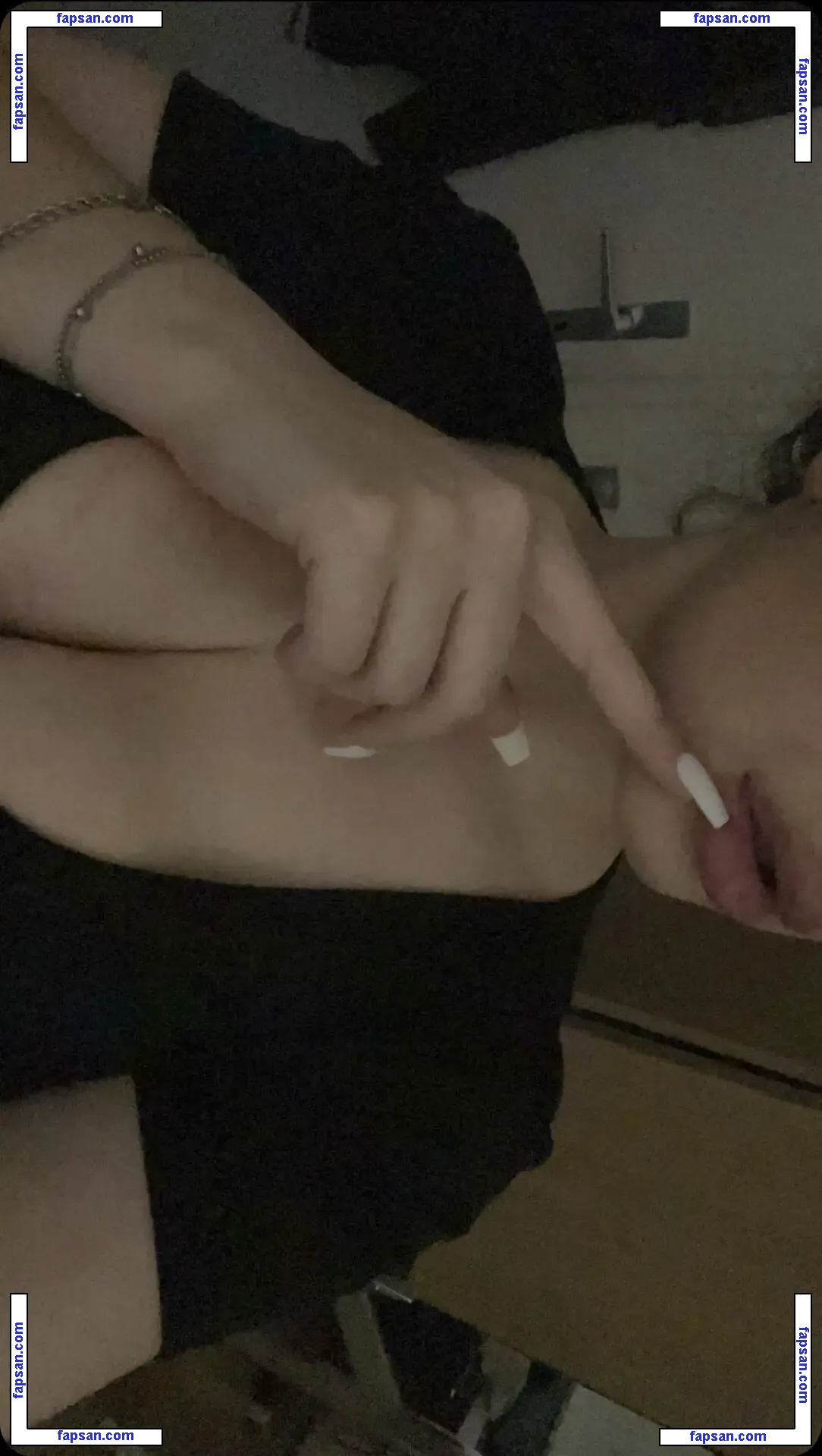 yasilisches nude photo #0014 from OnlyFans