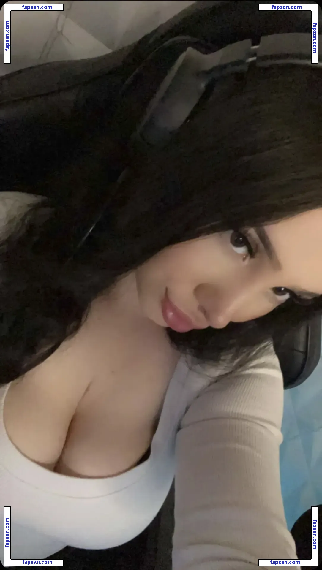 yasilisches nude photo #0016 from OnlyFans
