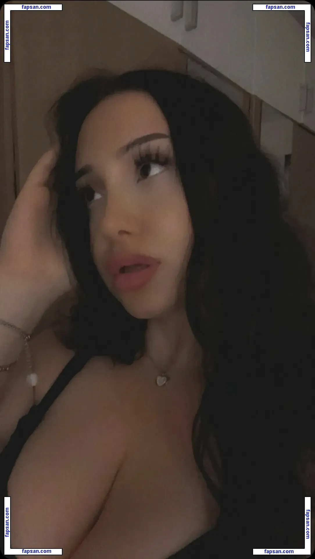 yasilisches nude photo #0021 from OnlyFans
