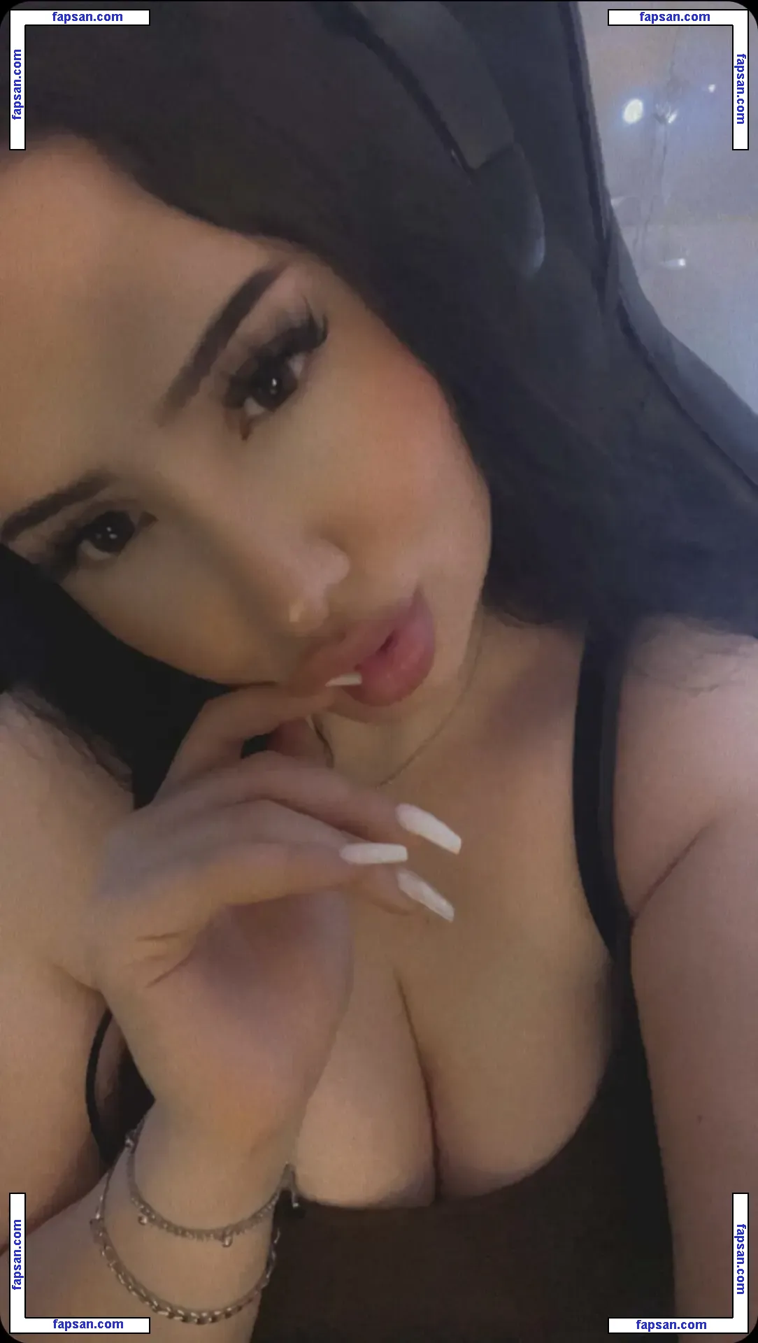 yasilisches nude photo #0029 from OnlyFans