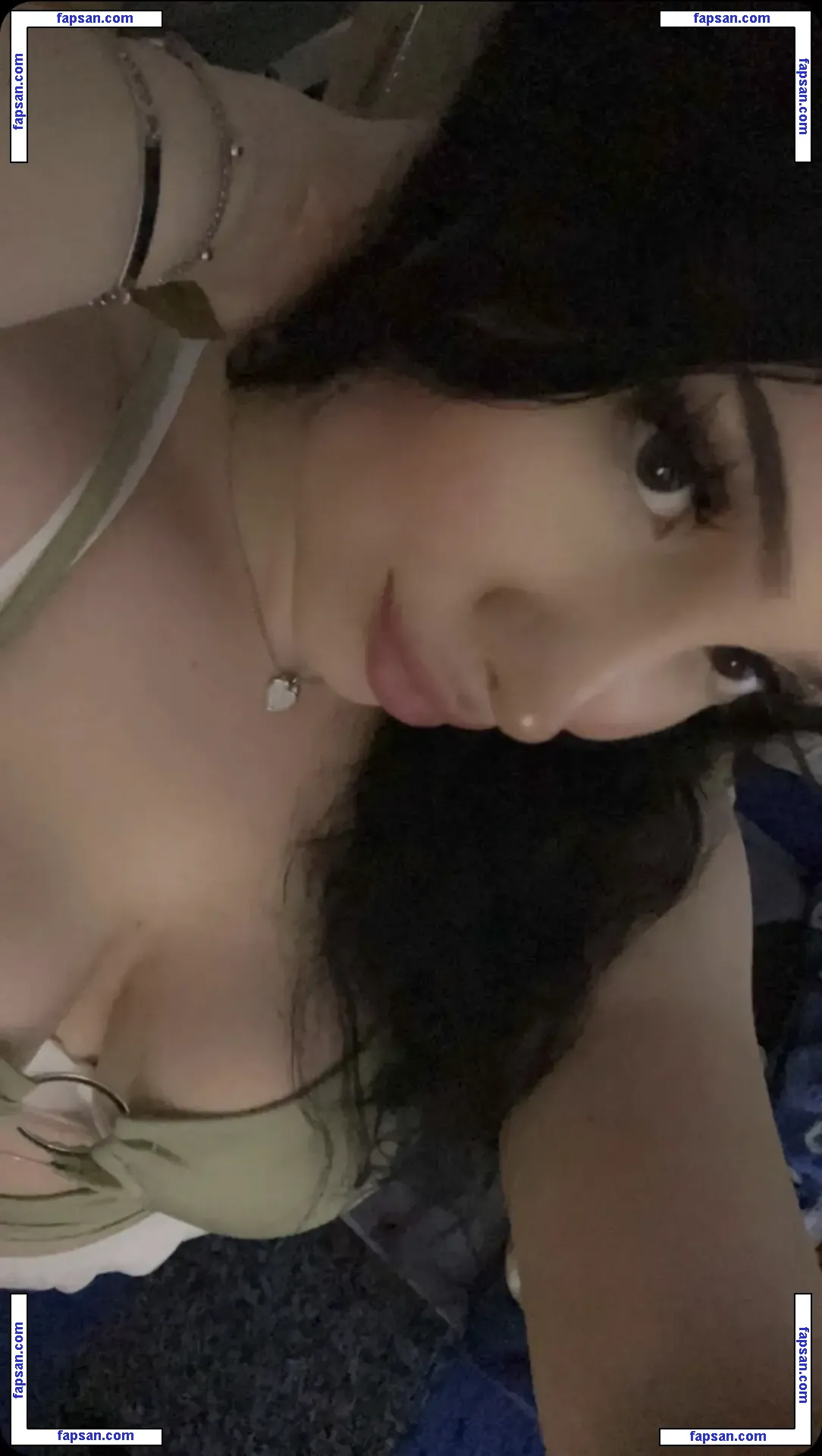 yasilisches nude photo #0035 from OnlyFans