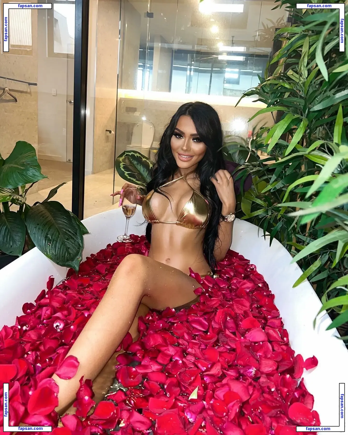 yasmine_eve nude photo #0001 from OnlyFans