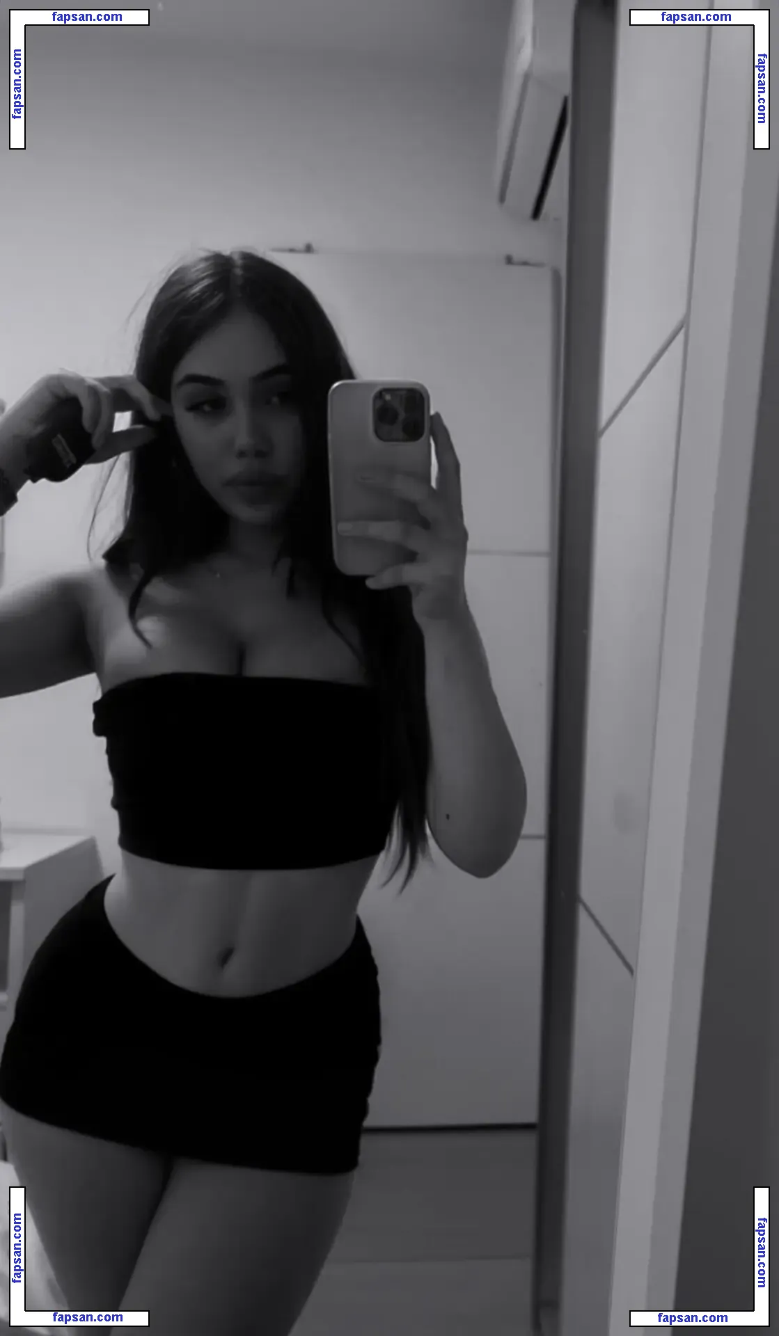 yasminesinai_ nude photo #0001 from OnlyFans