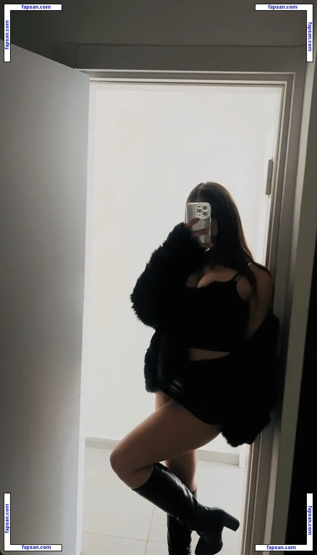 yasminesinai_ nude photo #0003 from OnlyFans