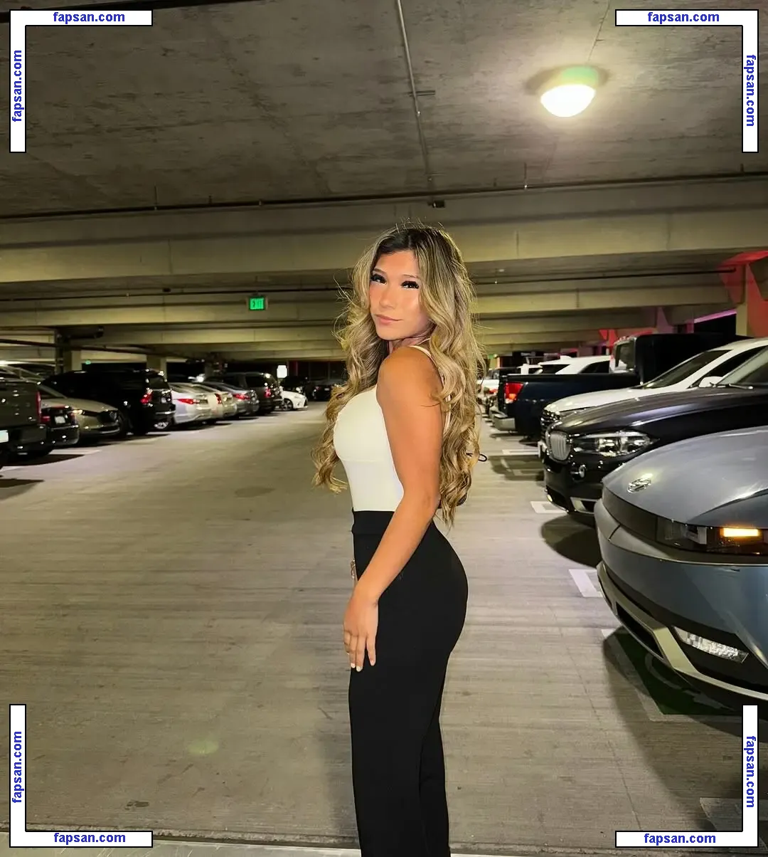 Yaya Cisneros nude photo #0008 from OnlyFans