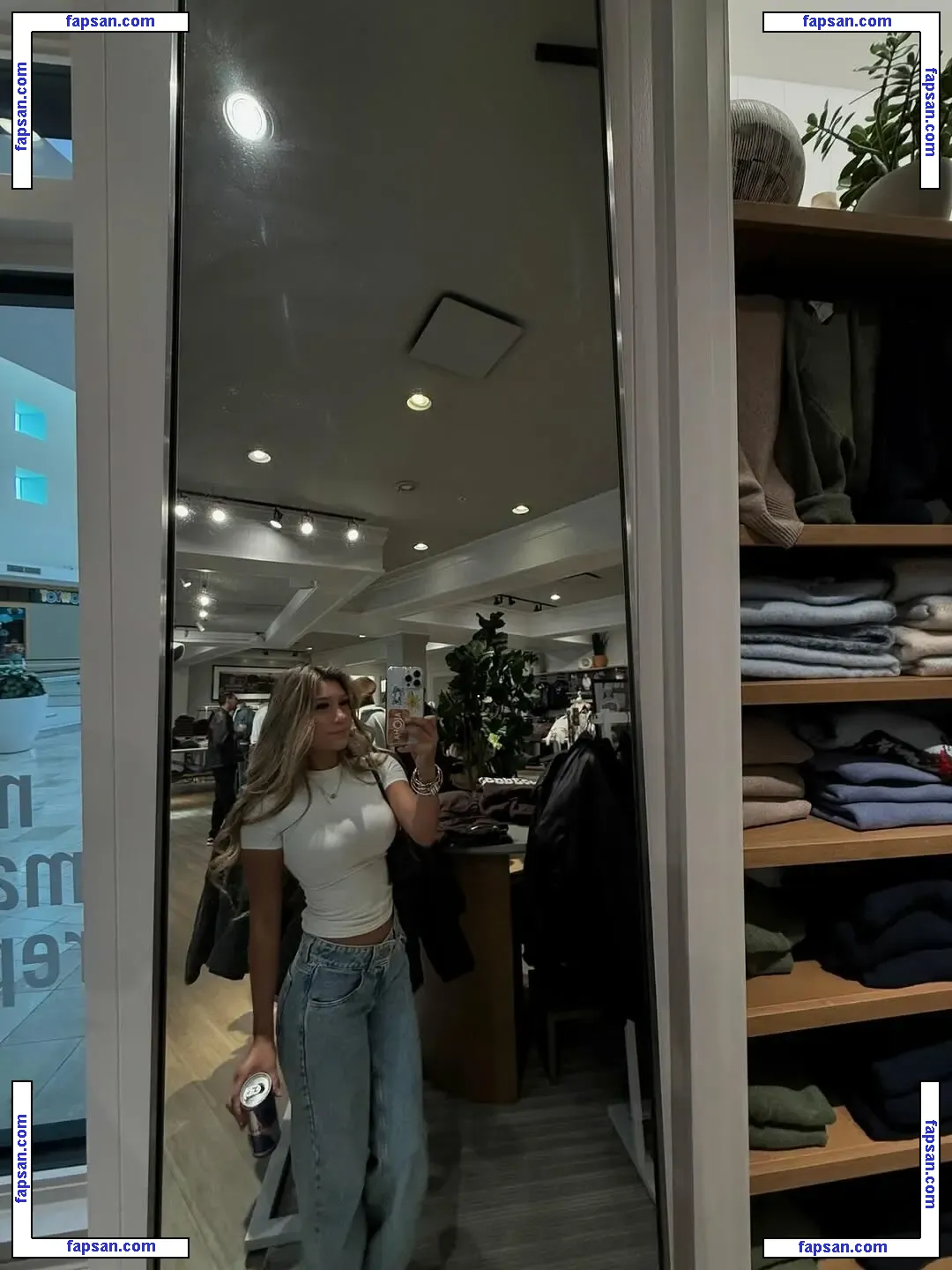 Yaya Cisneros nude photo #0010 from OnlyFans