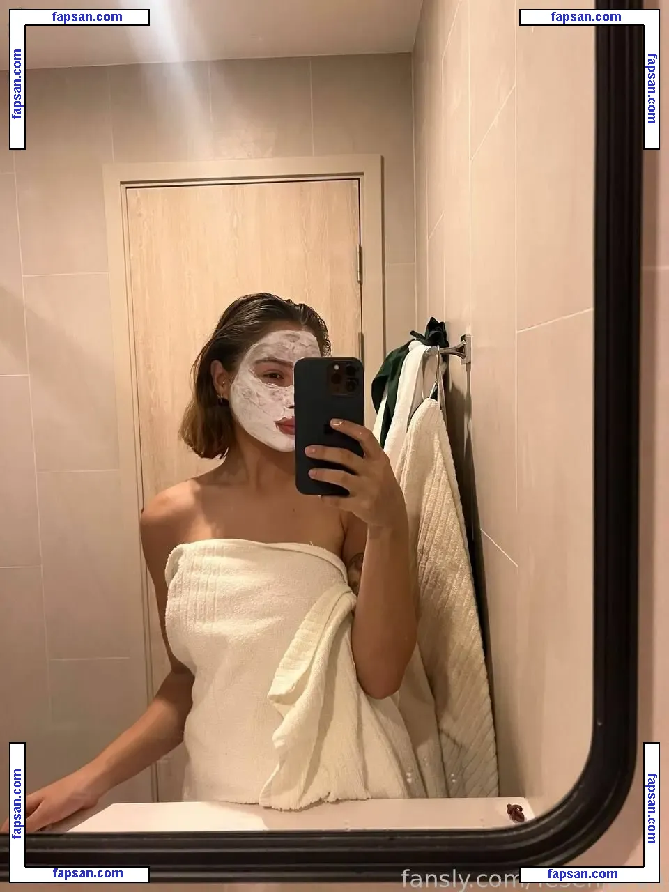 YeseniaPan nude photo #0052 from OnlyFans