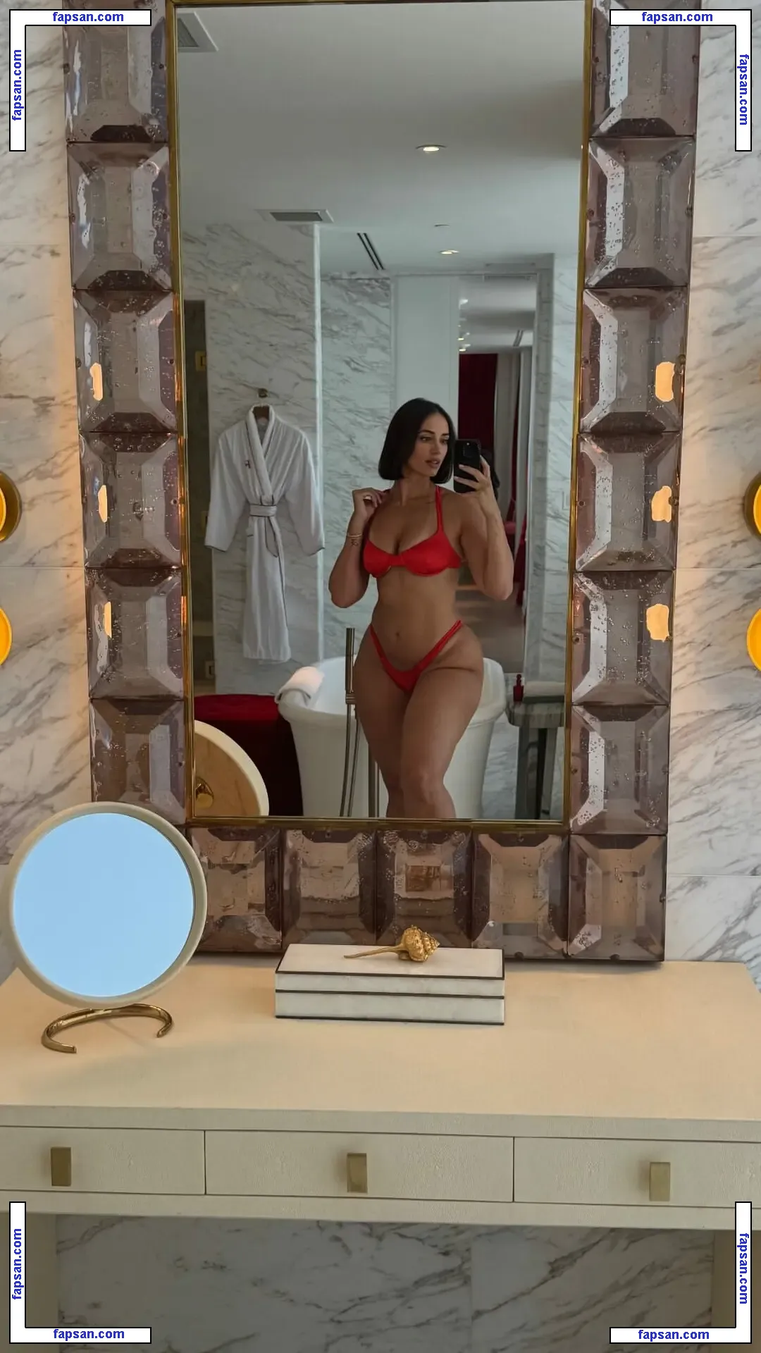 Yesjulz nude photo #0037 from OnlyFans