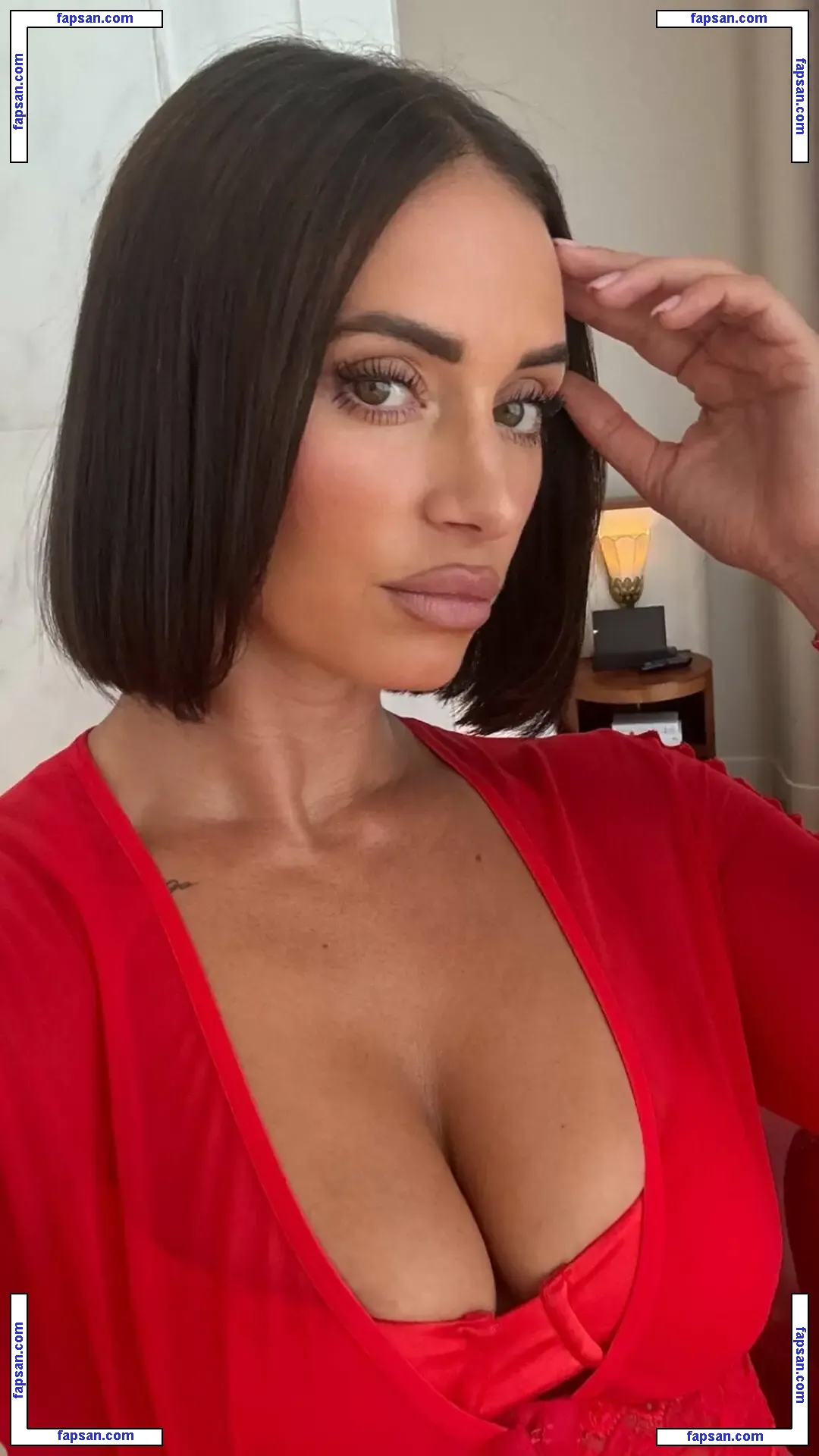 Yesjulz nude photo #0038 from OnlyFans