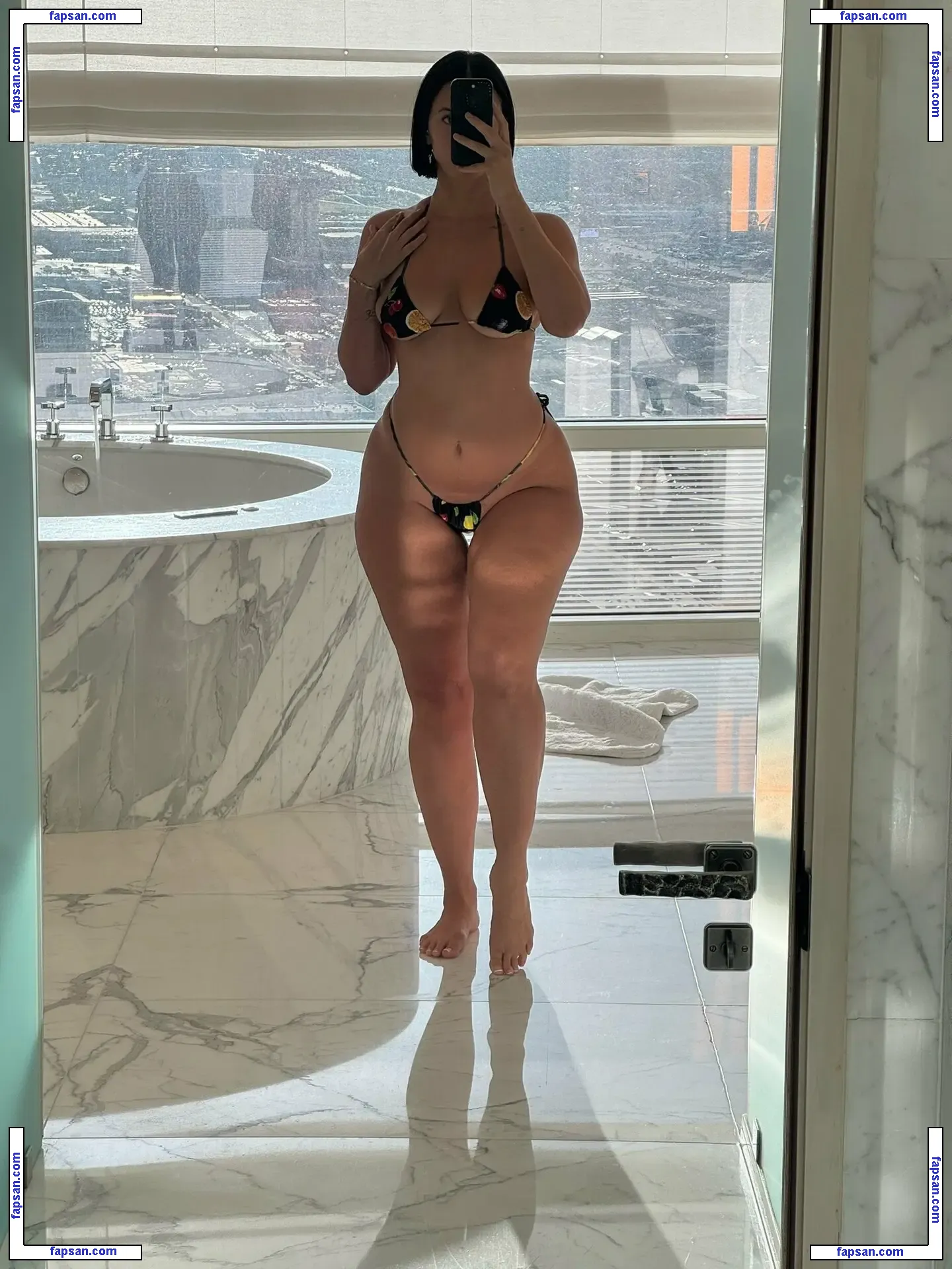 Yesjulz nude photo #0054 from OnlyFans