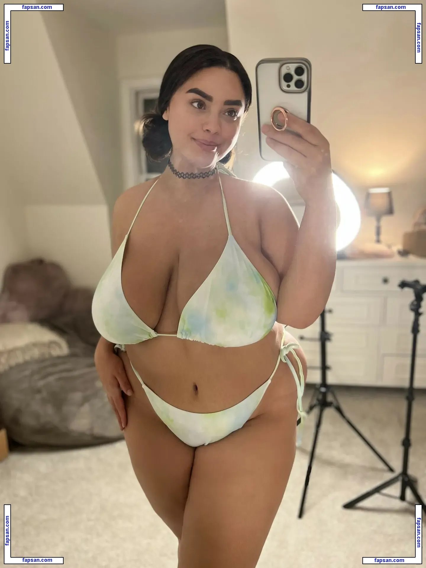 Ygwbt nude photo #0801 from OnlyFans