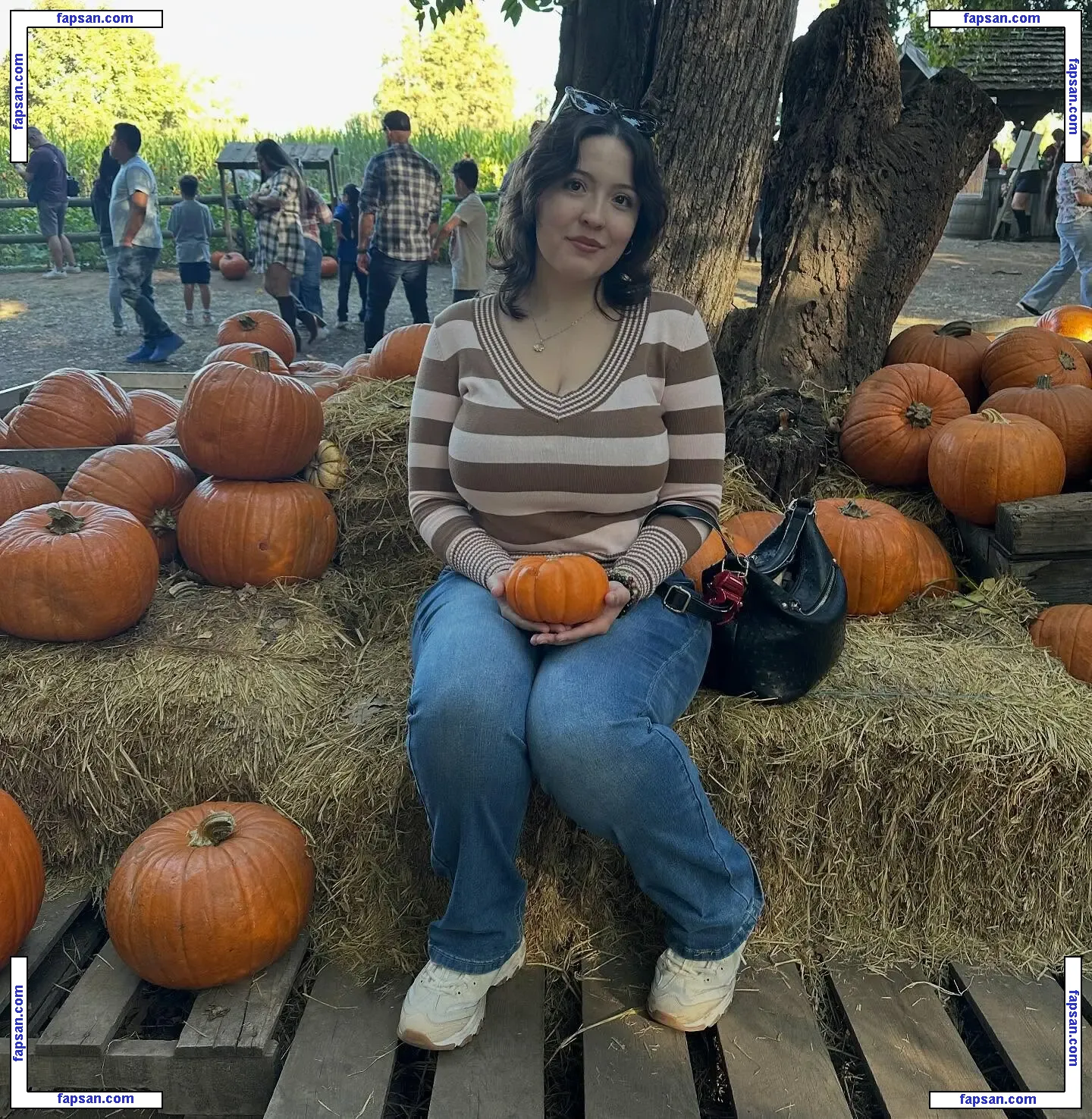 Ygwbt nude photo #0881 from OnlyFans