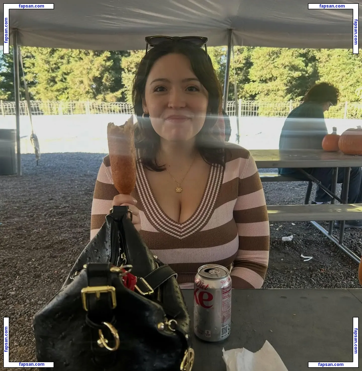 Ygwbt голая фото #0889 с Онлифанс