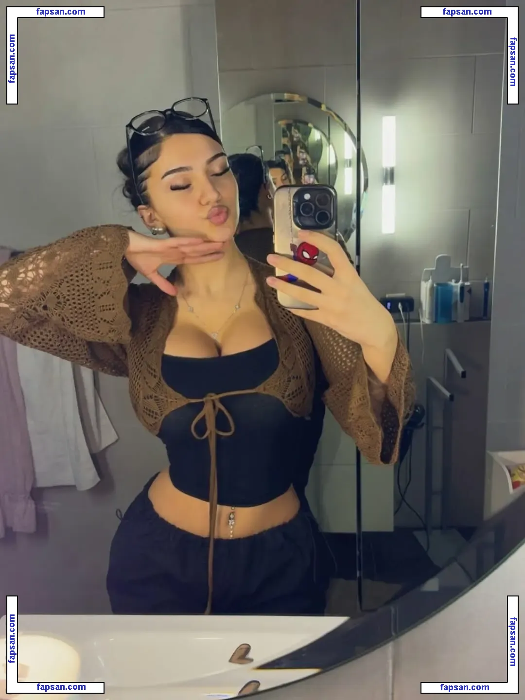 Ygwbt голая фото #1060 с Онлифанс