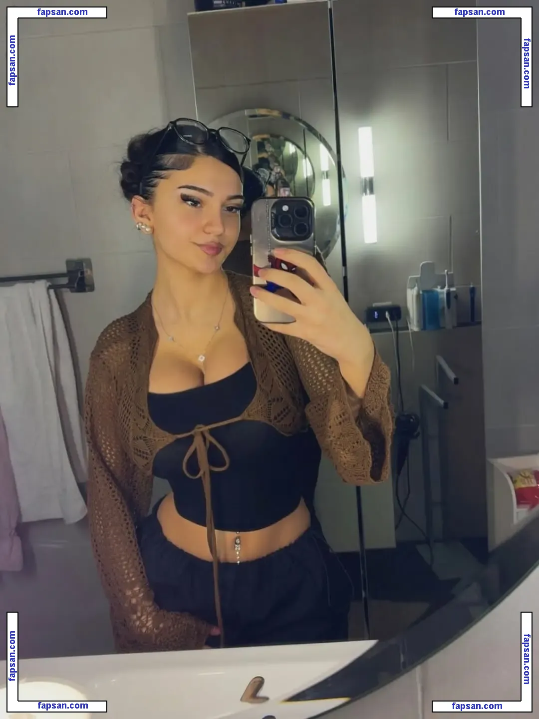 Ygwbt голая фото #1074 с Онлифанс