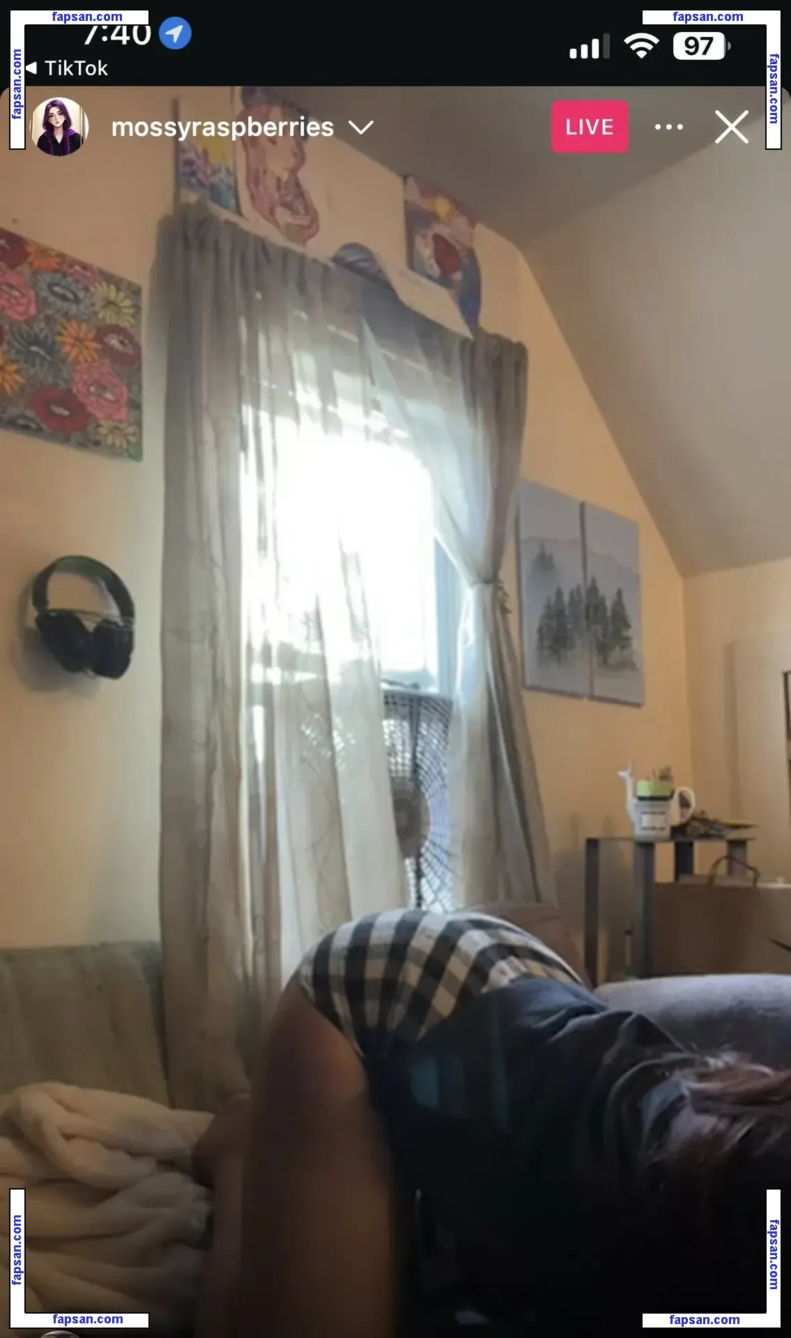 Yikesimbella nude photo #0001 from OnlyFans