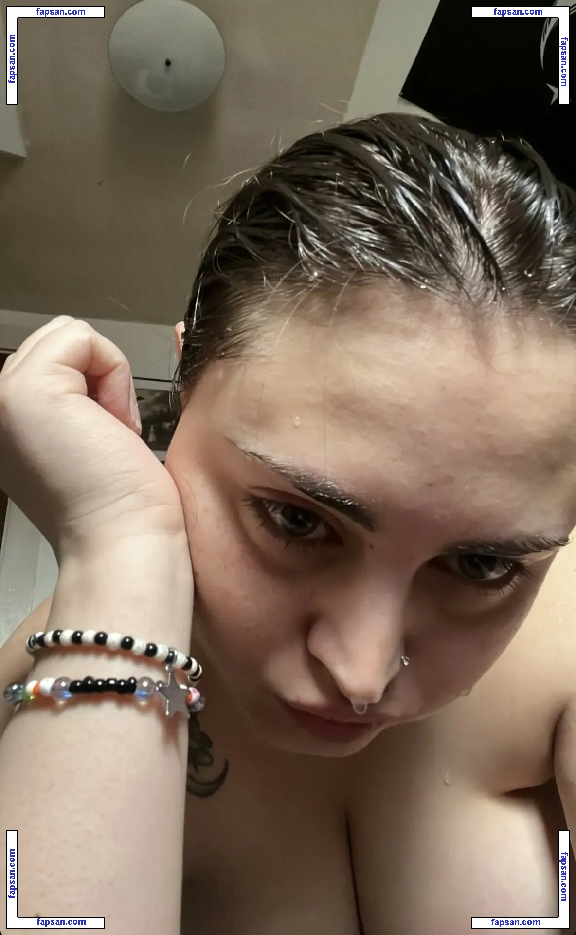 Yikesimbella nude photo #0008 from OnlyFans