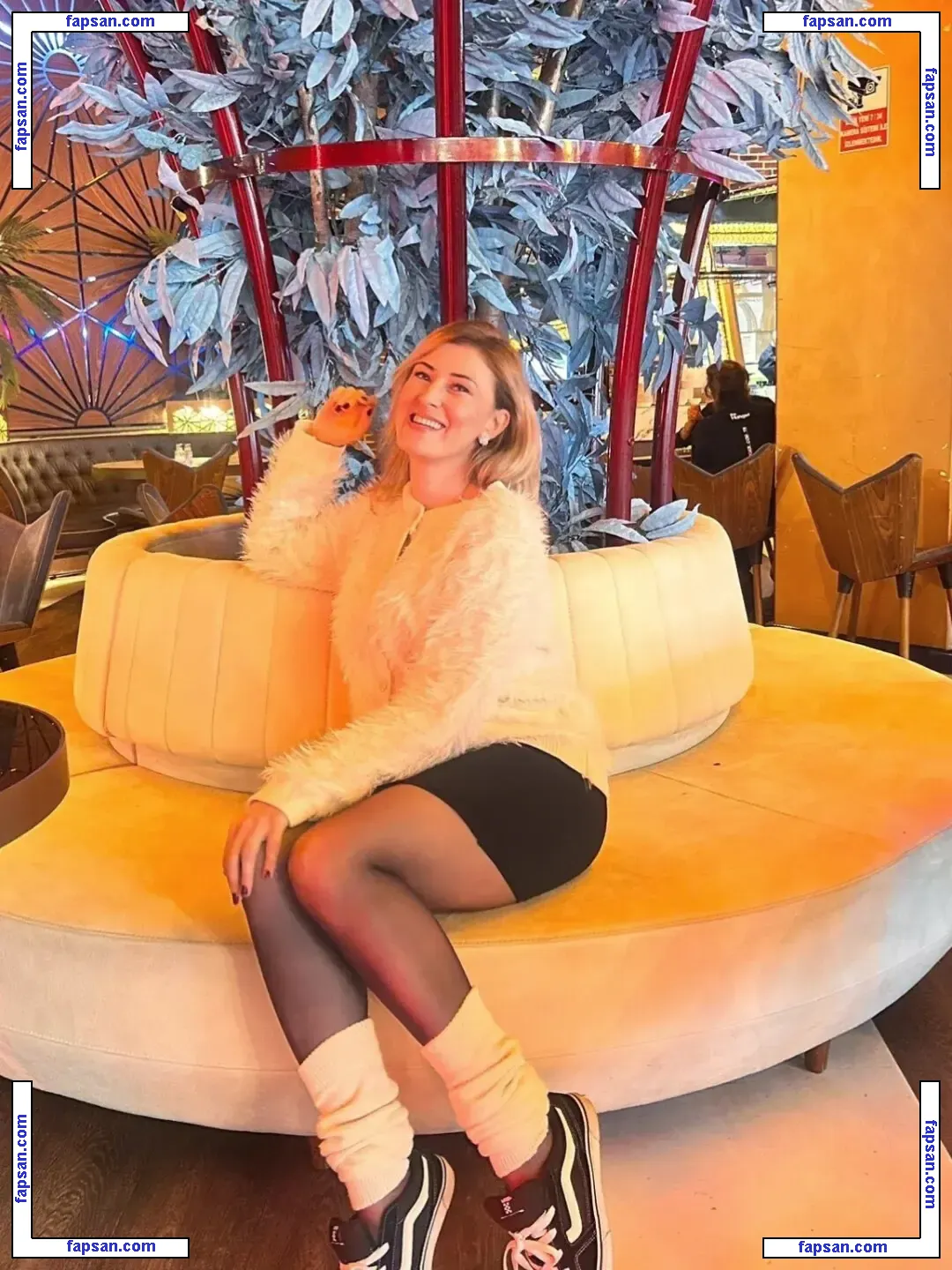 yildizozkan__ голая фото #0009 с Онлифанс