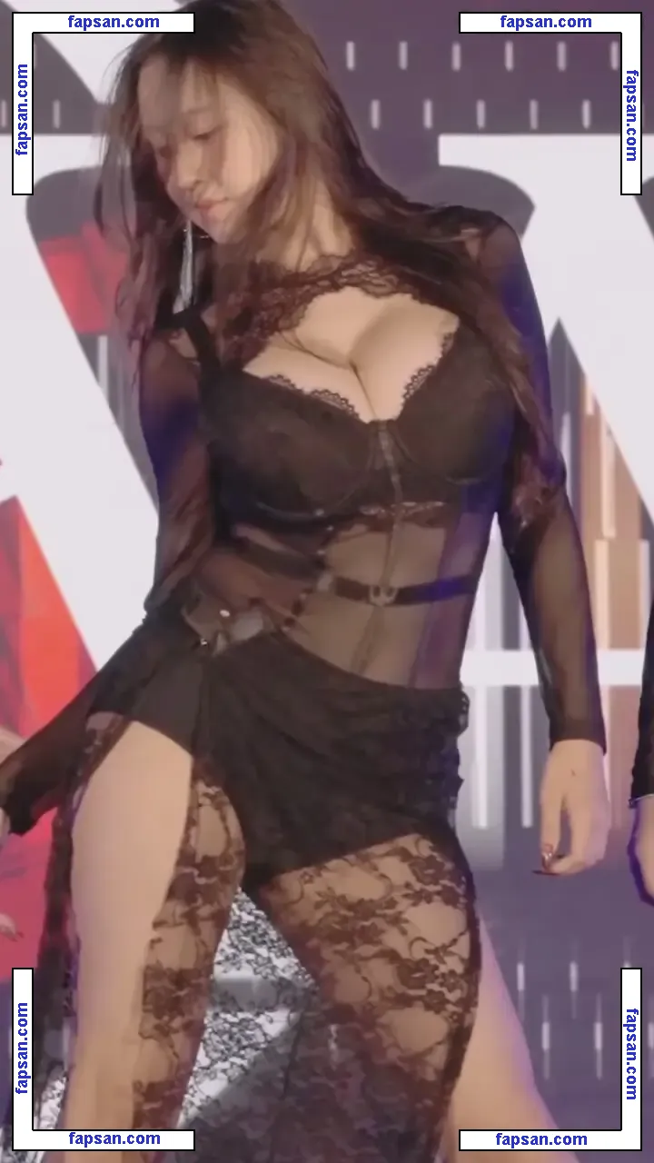 yiluo2617_ nude photo #0005 from OnlyFans