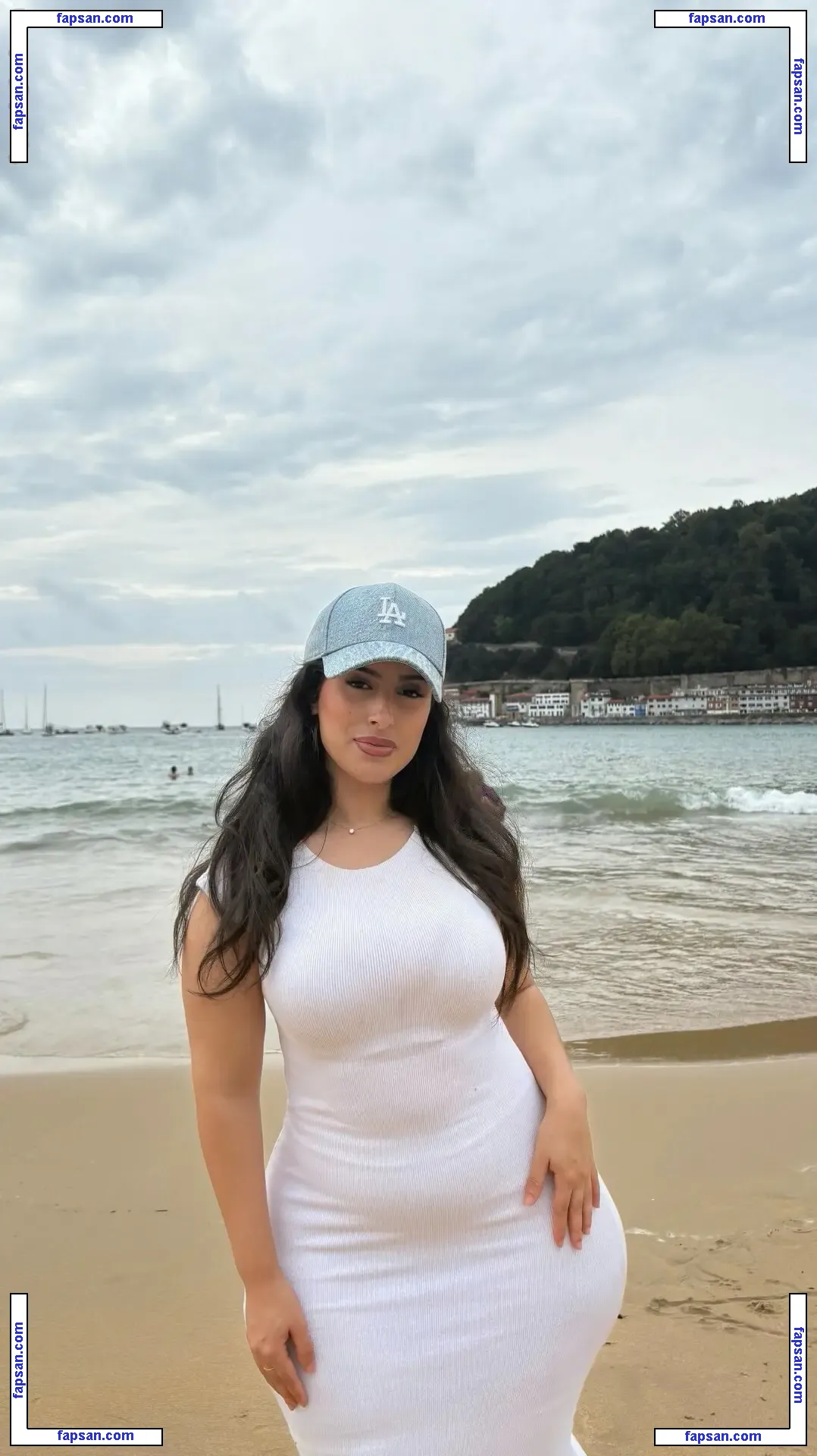 YiYi nude photo #0038 from OnlyFans
