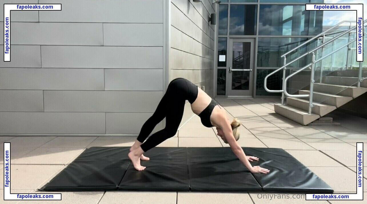yogawithemily nude photo #0045 from OnlyFans