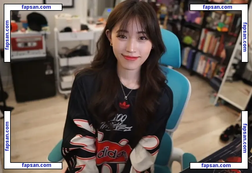 Yoojin nude photo #0037 from OnlyFans