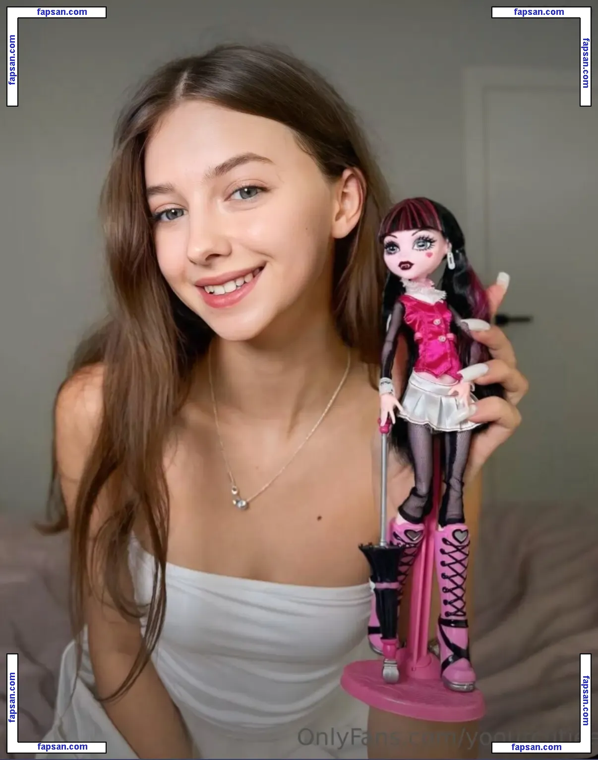 yoourcutiee nude photo #0006 from OnlyFans