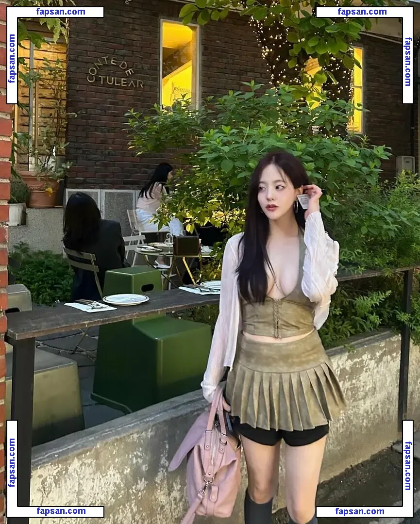 Youcantbejennifer nude photo #0002 from OnlyFans