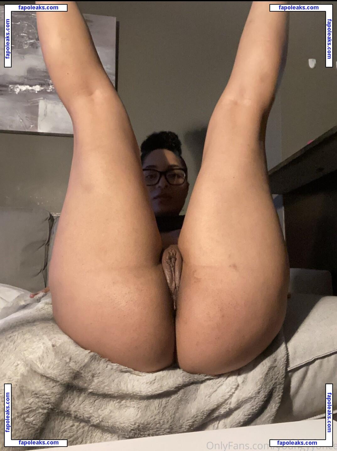 youngyyonce / yoncebanks nude photo #0030 from OnlyFans