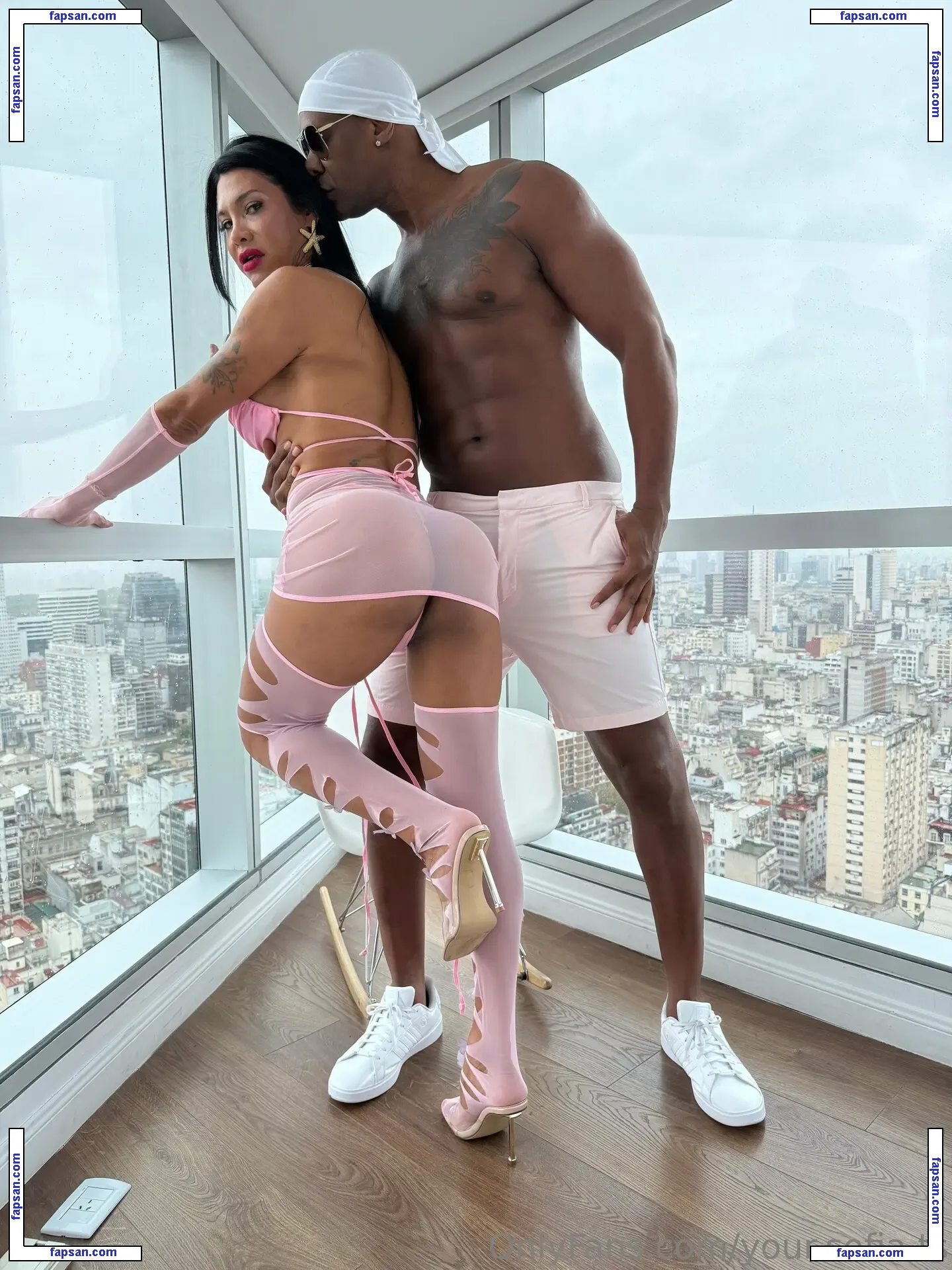 your.sofia.ts nude photo #0007 from OnlyFans