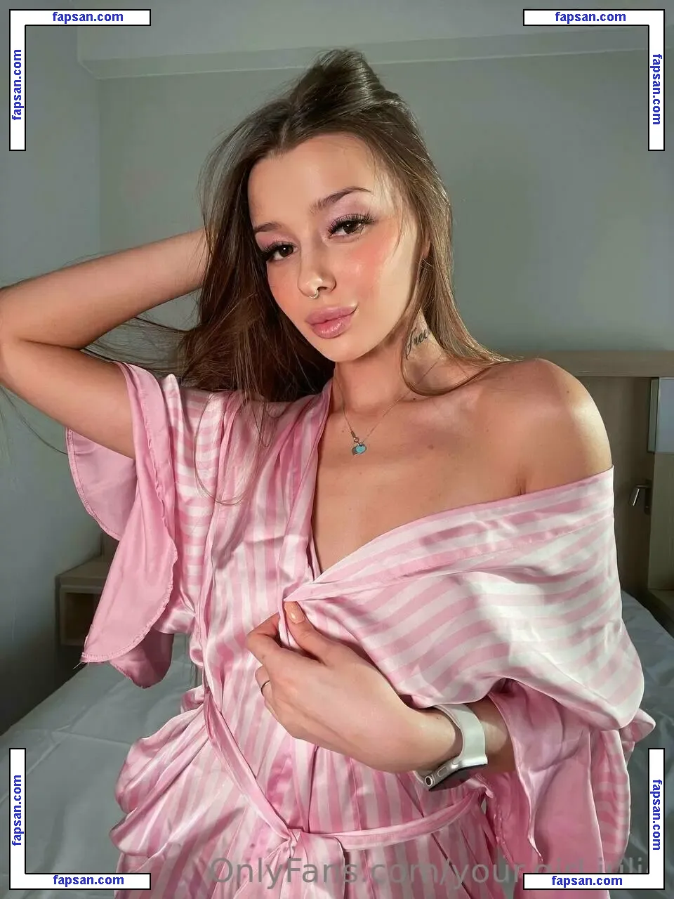 yourgirl_julie nude photo #0004 from OnlyFans