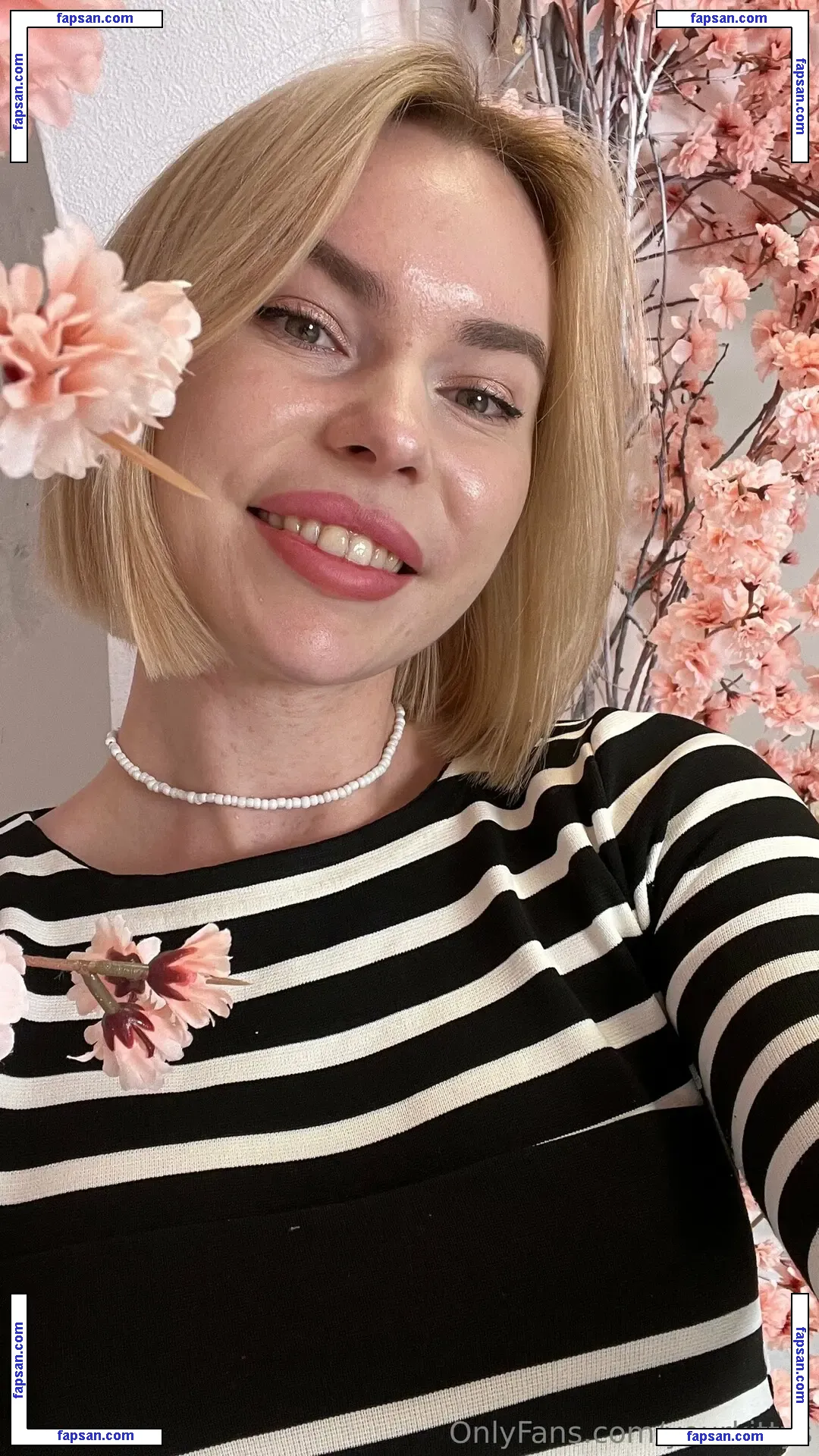 yourkittys nude photo #0010 from OnlyFans