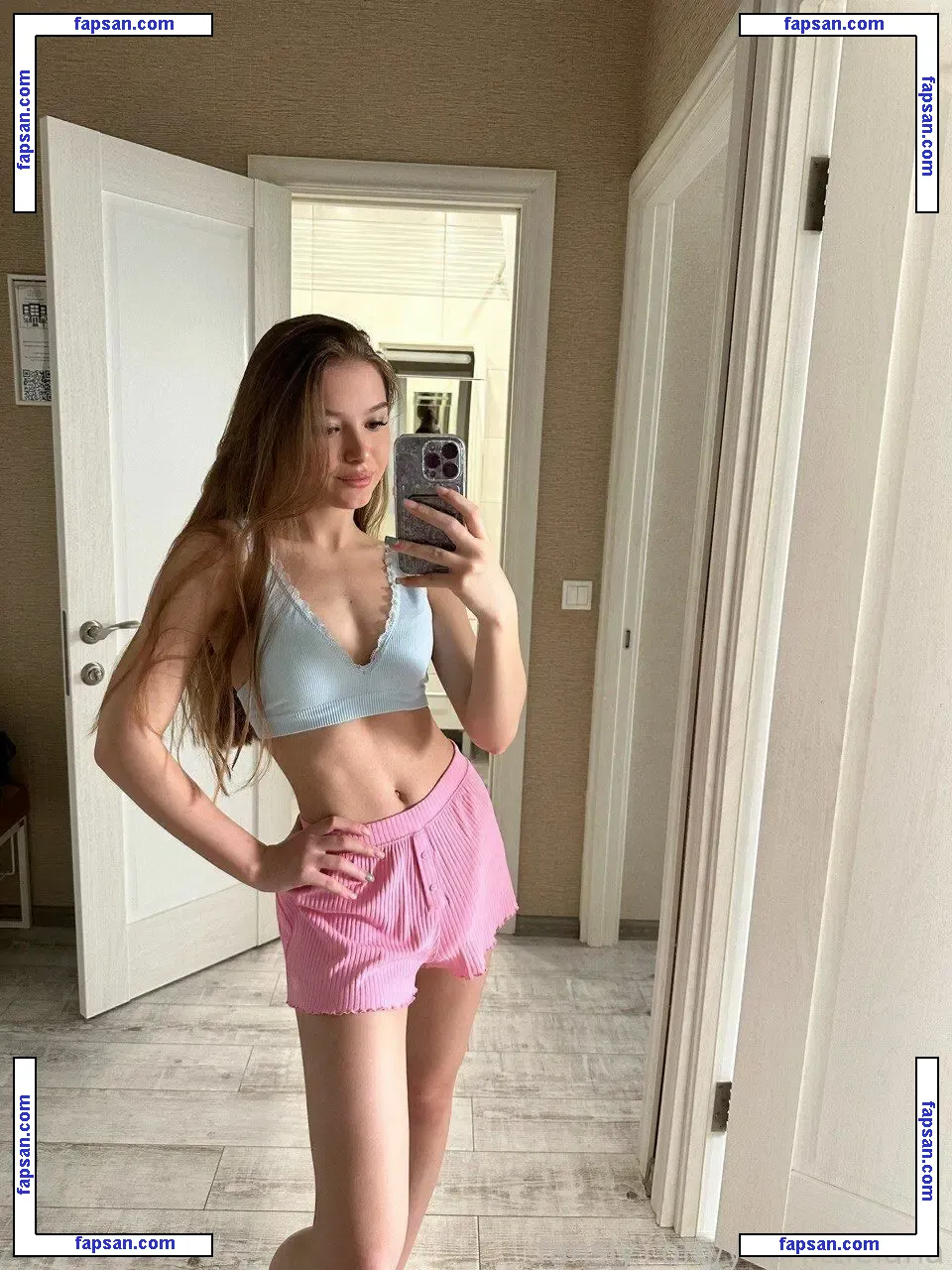 yourlittlelana nude photo #0016 from OnlyFans