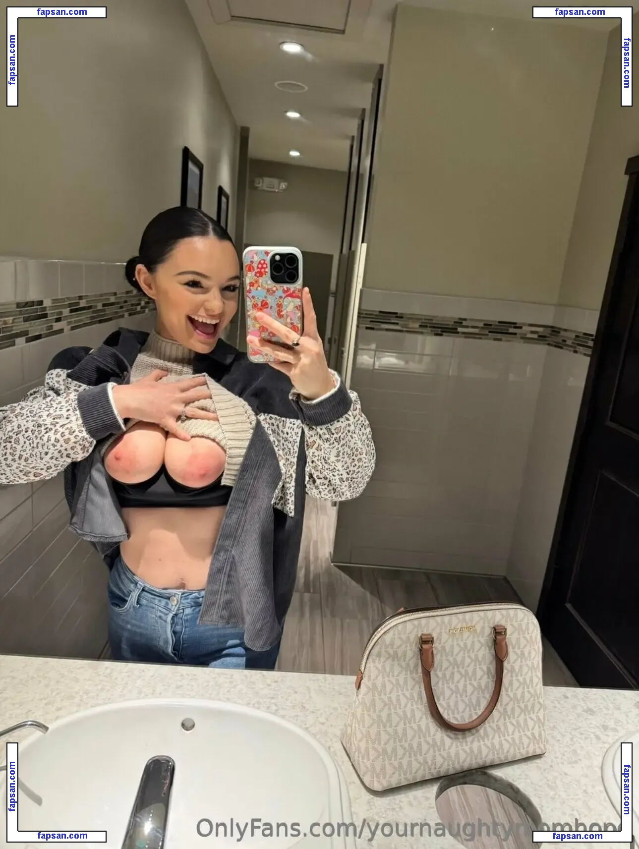 yournaughtymomhope nude photo #0008 from OnlyFans