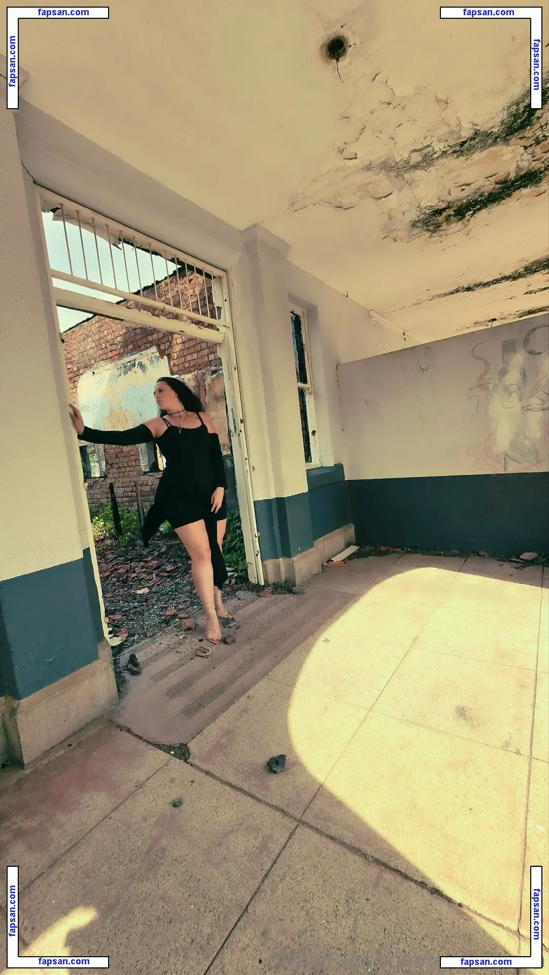 yoursiren8 nude photo #0003 from OnlyFans