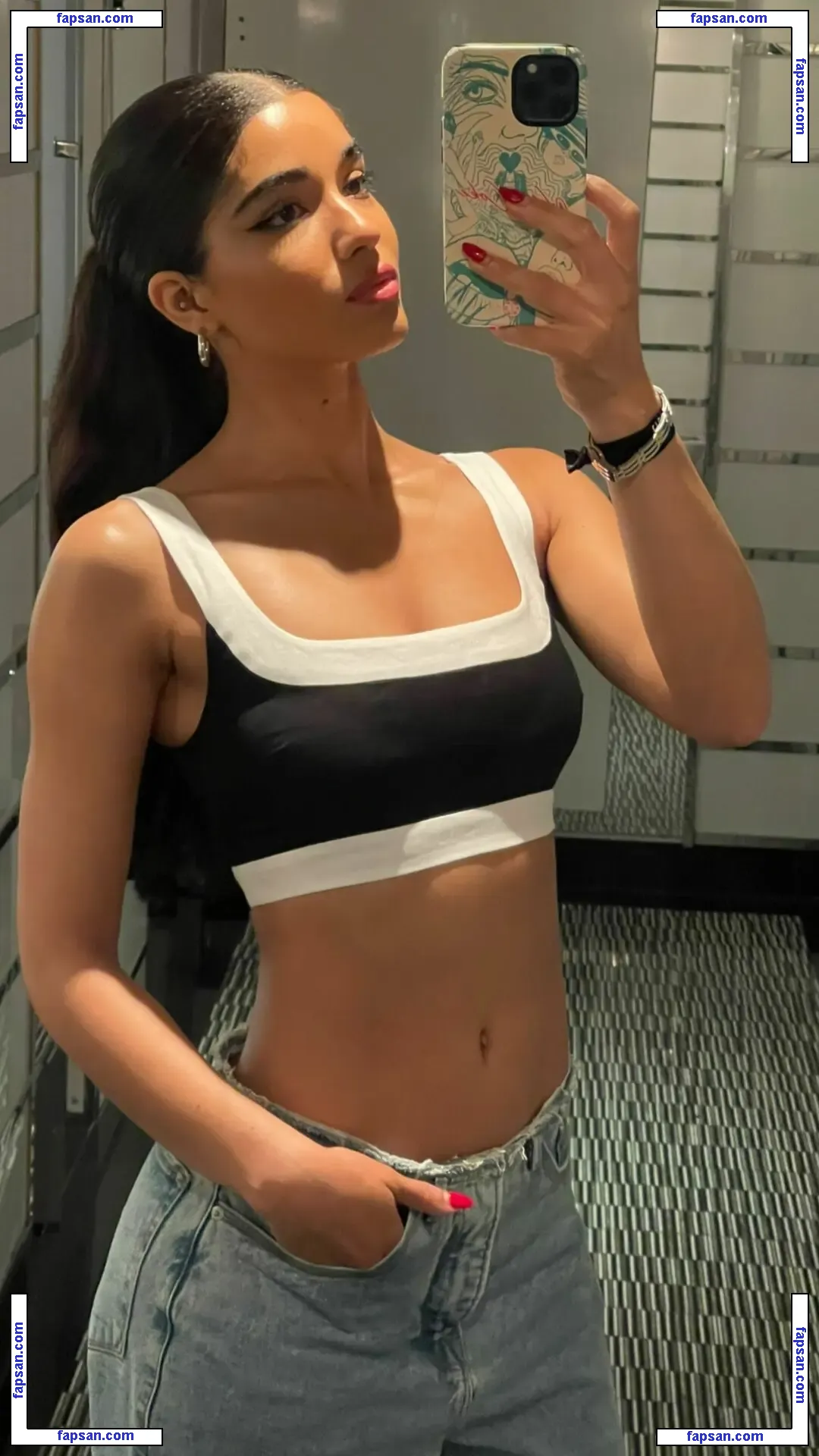 Yovanna Ventura nude photo #0733 from OnlyFans