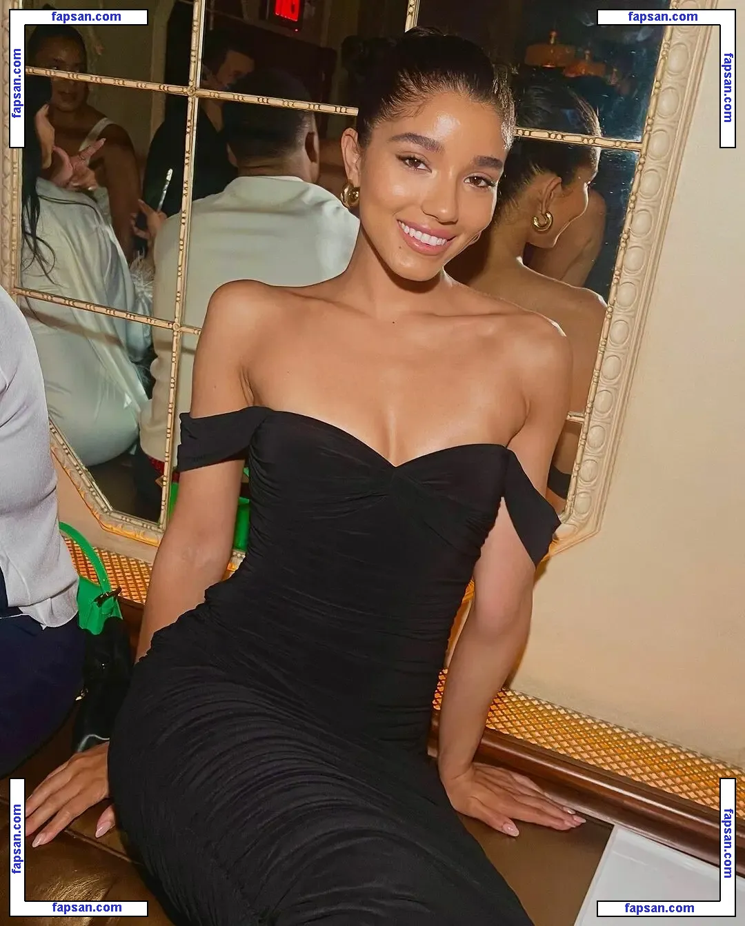 Yovanna Ventura nude photo #0777 from OnlyFans