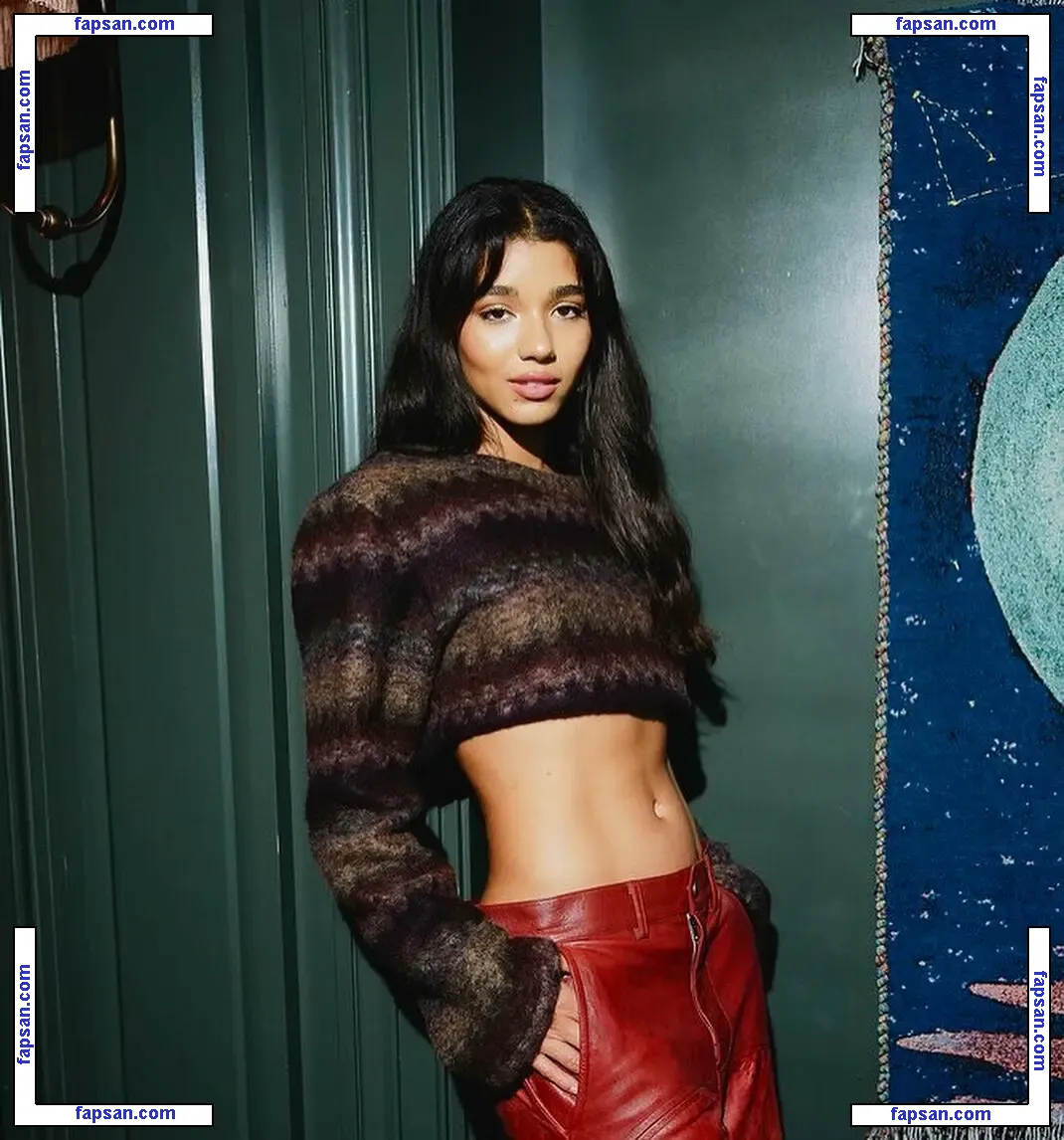Yovanna Ventura nude photo #0804 from OnlyFans